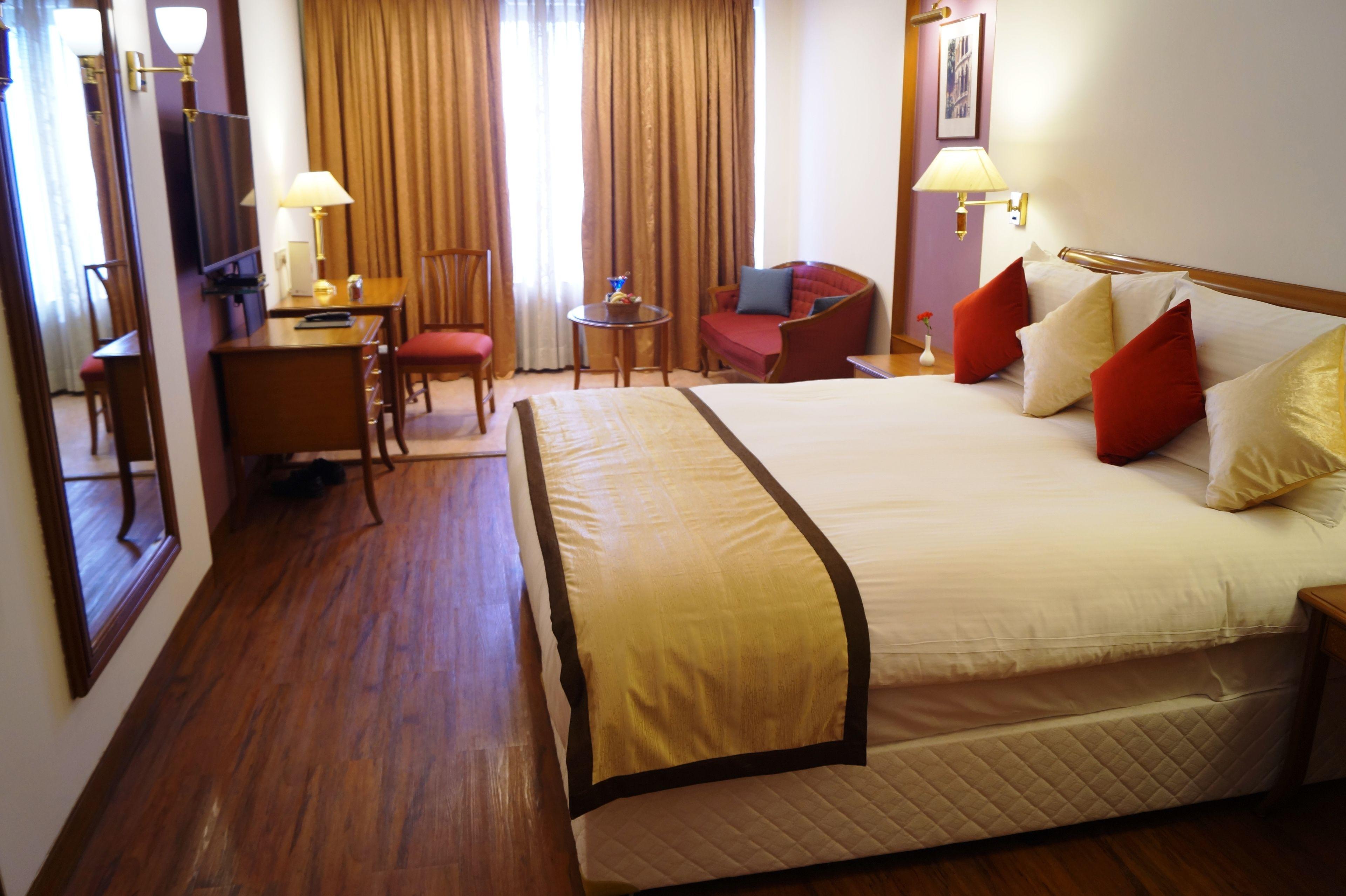 The Ambassador, Marine Drive, Hotel