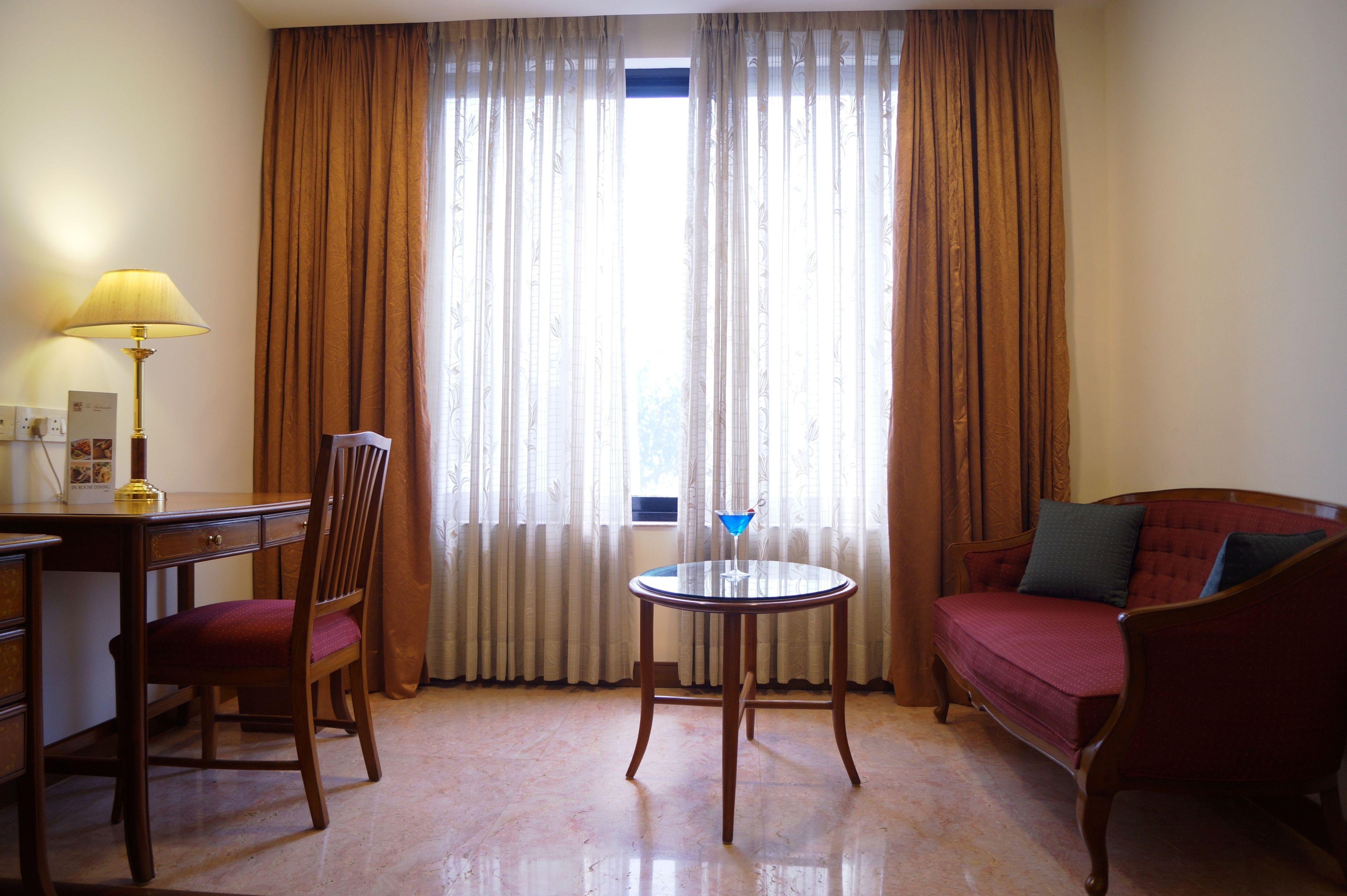 Hotel The Ambassador, Marine Drive, 4*