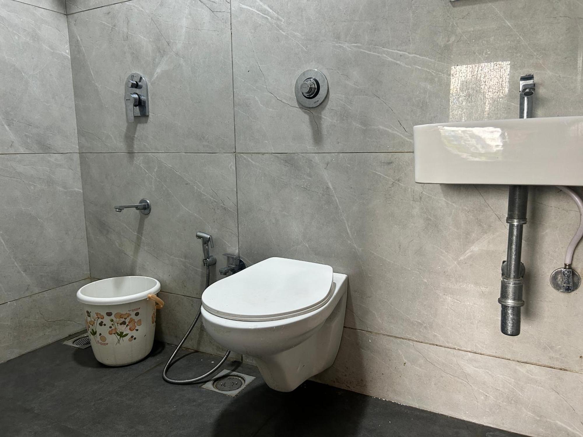 Apartment Zenith Service - Entire 2bhk Near Airport And Iit Powai Mumbai