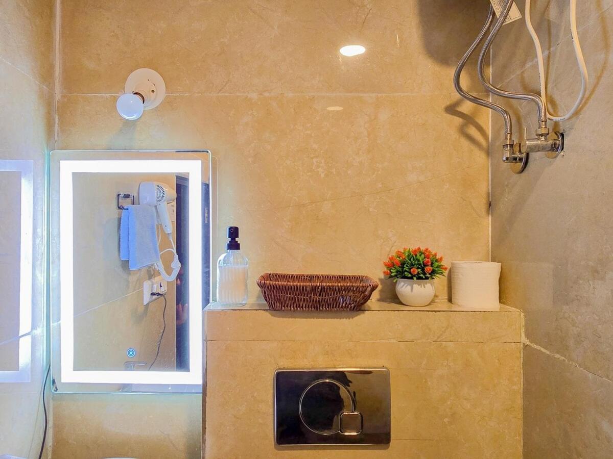 Apartment Flat Near Airport & Metro *