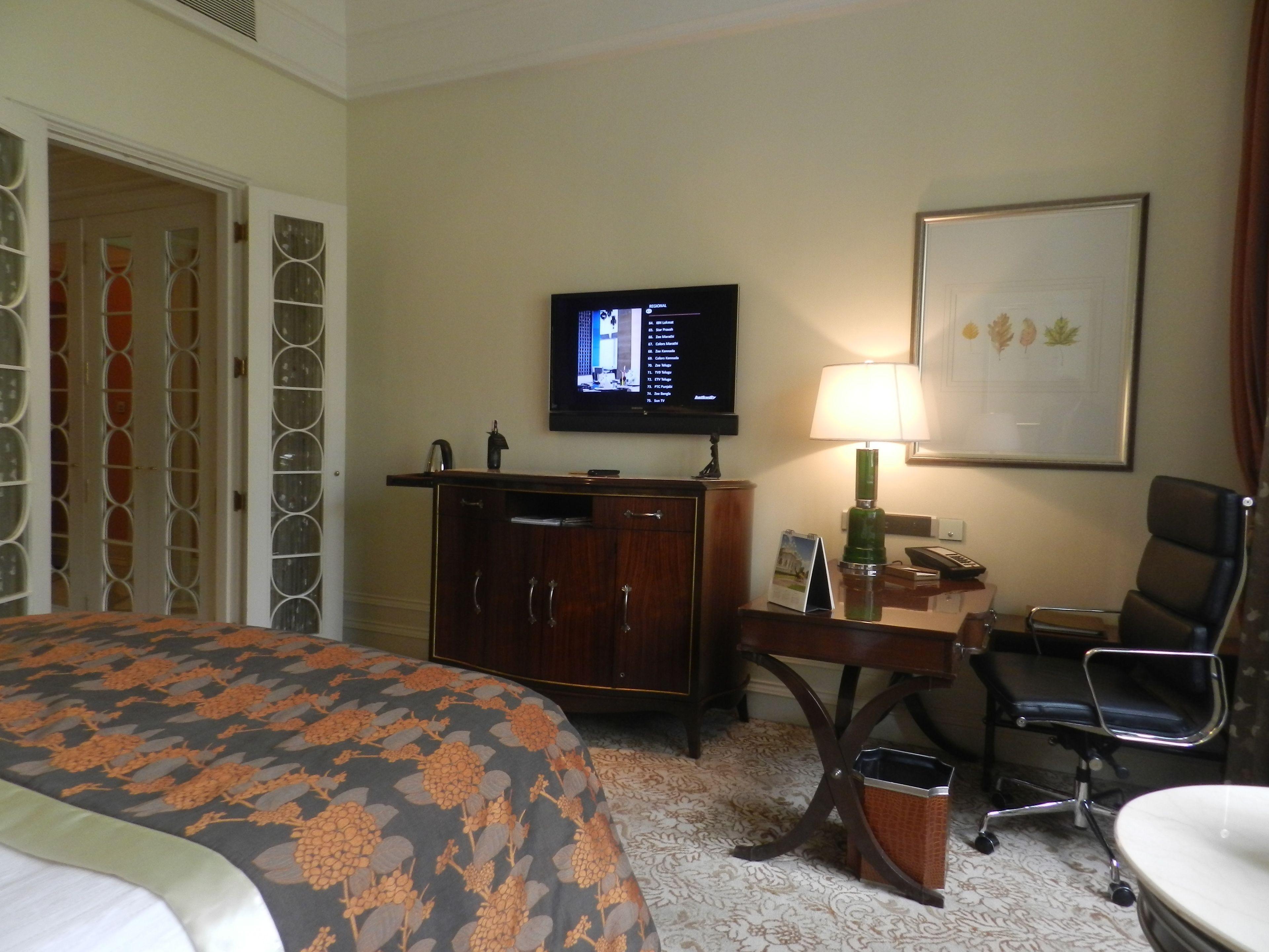 The Taj Mahal Tower, 5*