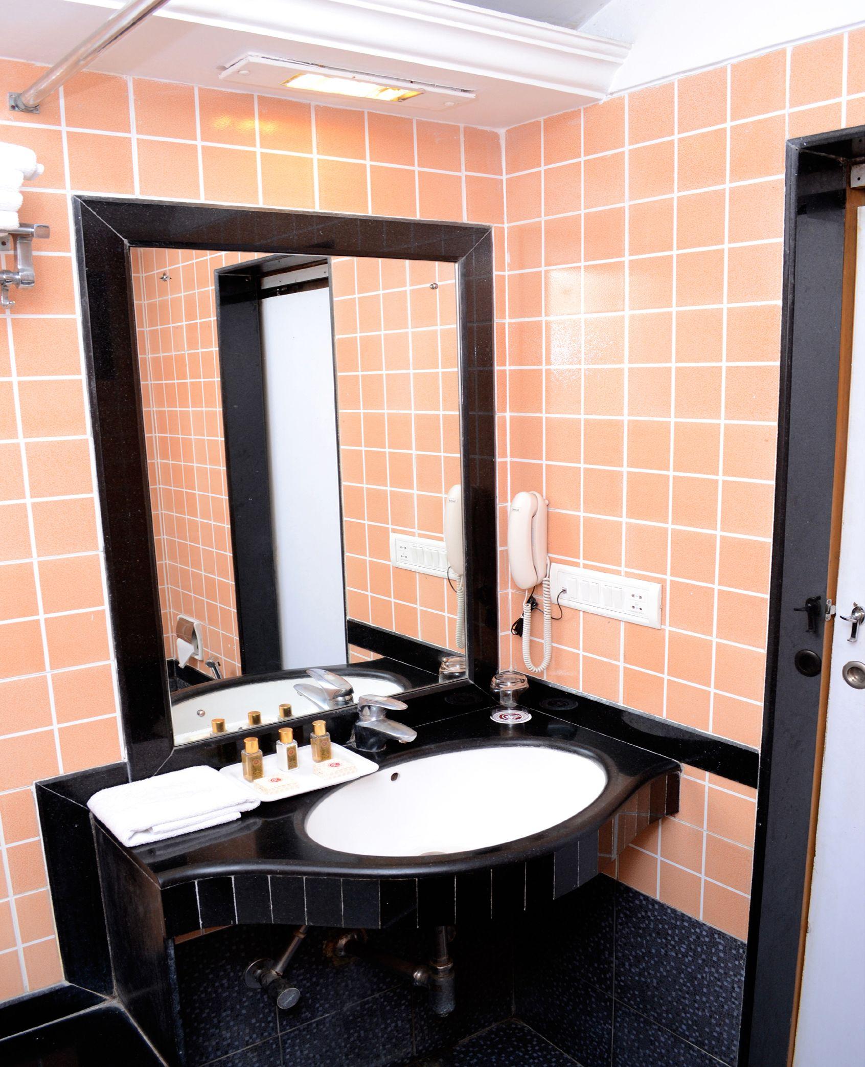 Hotel Ramee Guestline Khar Mumbai