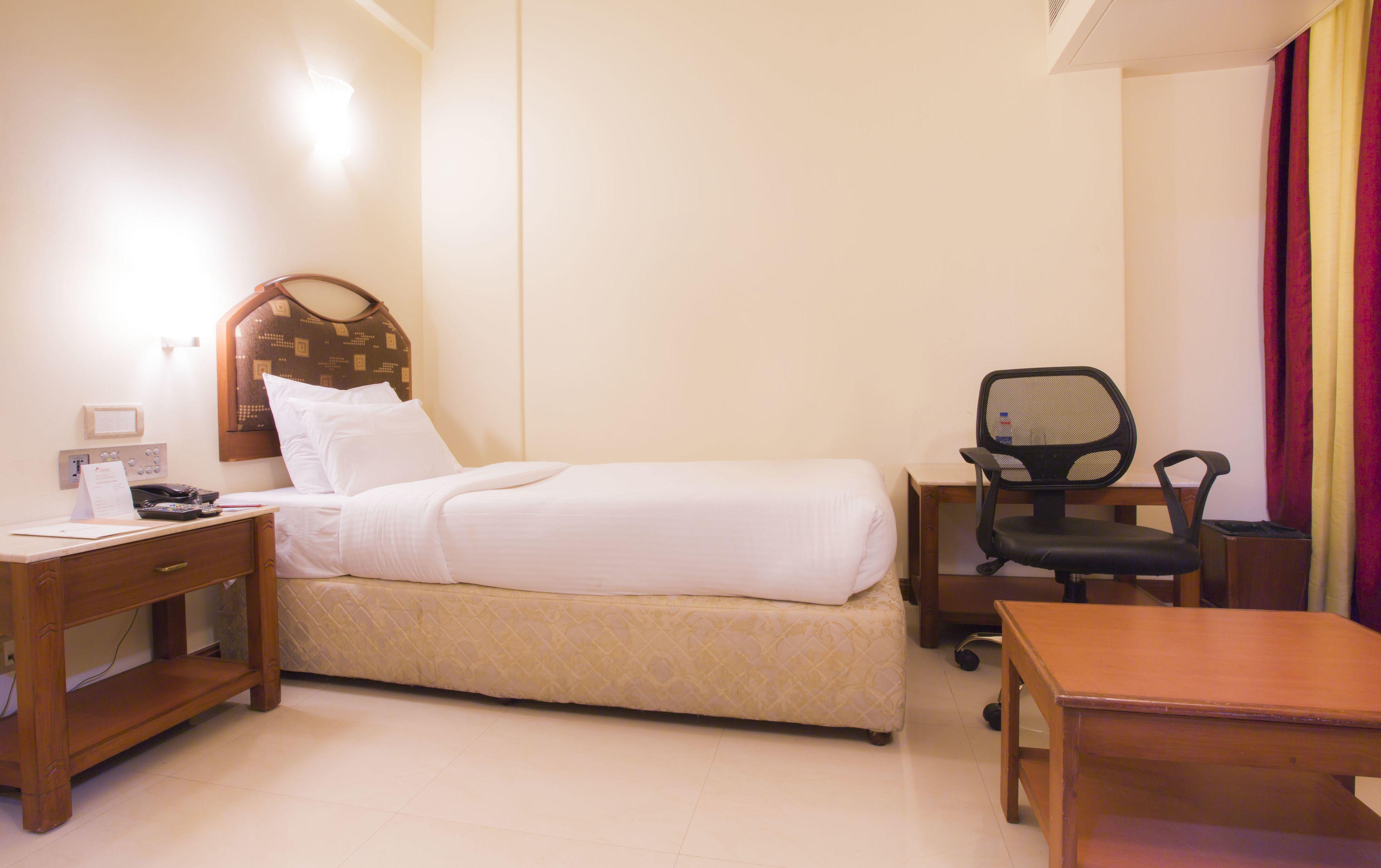 Airport International Hotel 3*