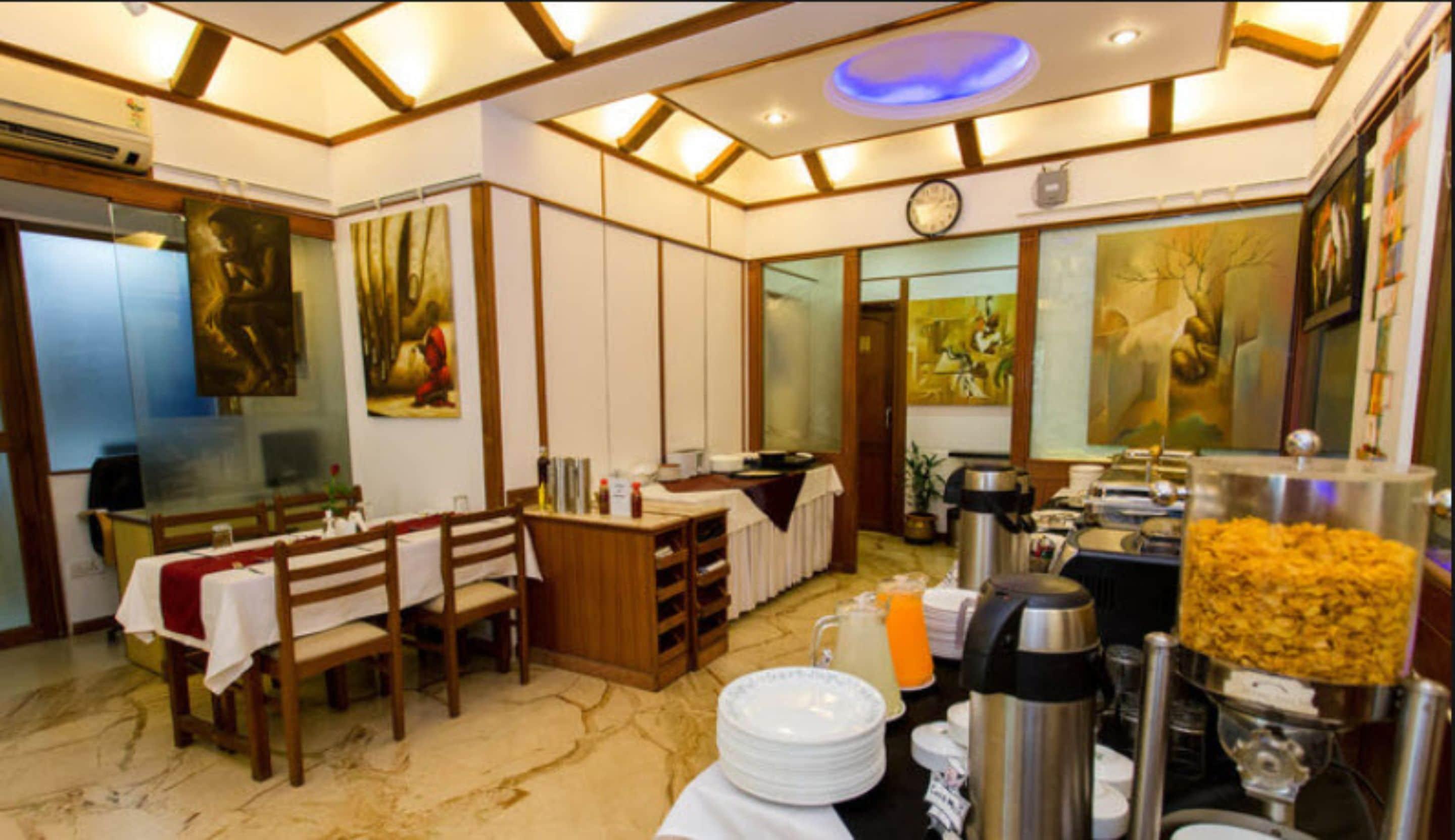 Hotel Regal Enclave 3*