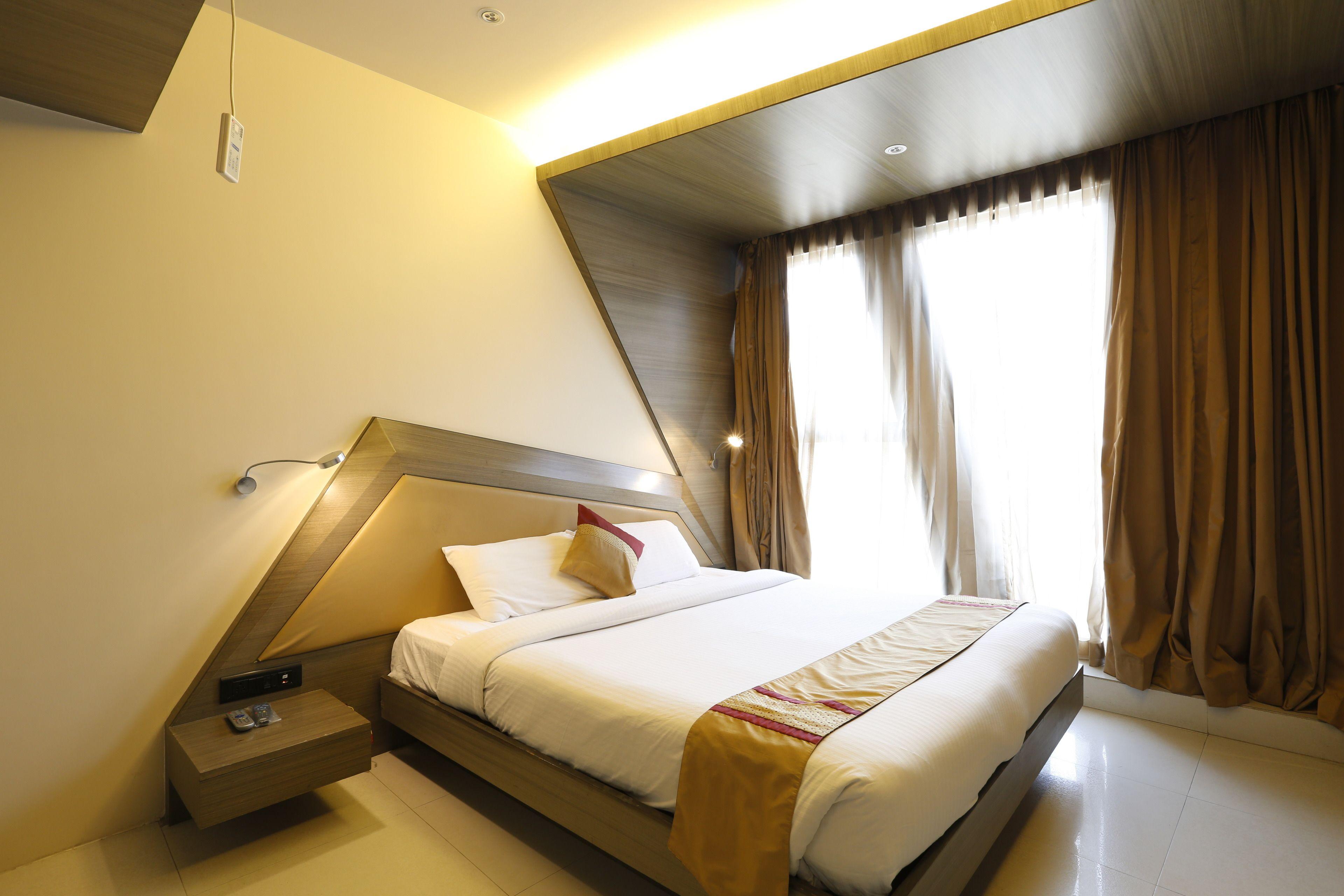 Dragonfly - The Art Hotel Mumbai