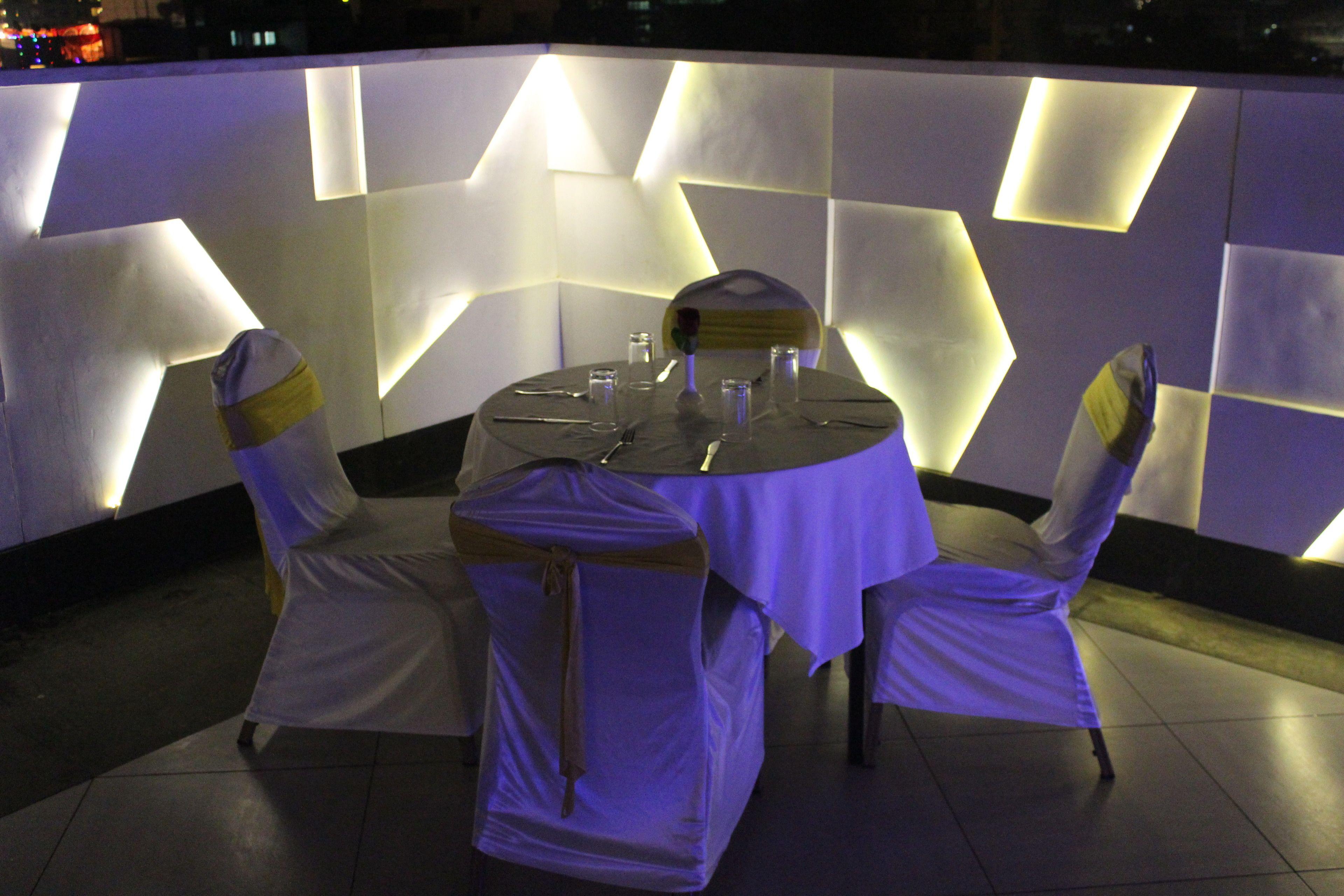 Dragonfly - The Art Hotel