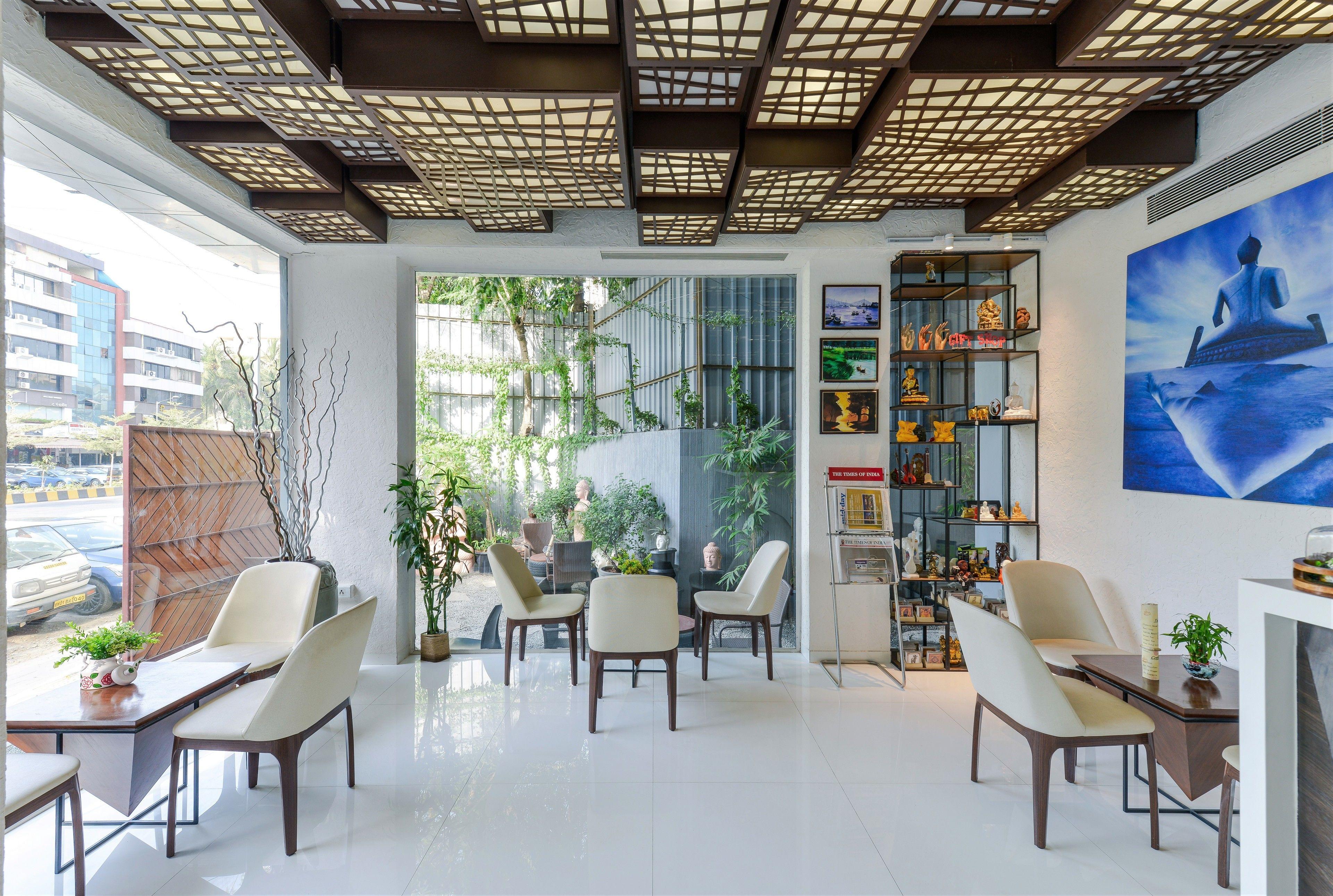 Hotel Dragonfly - The Art