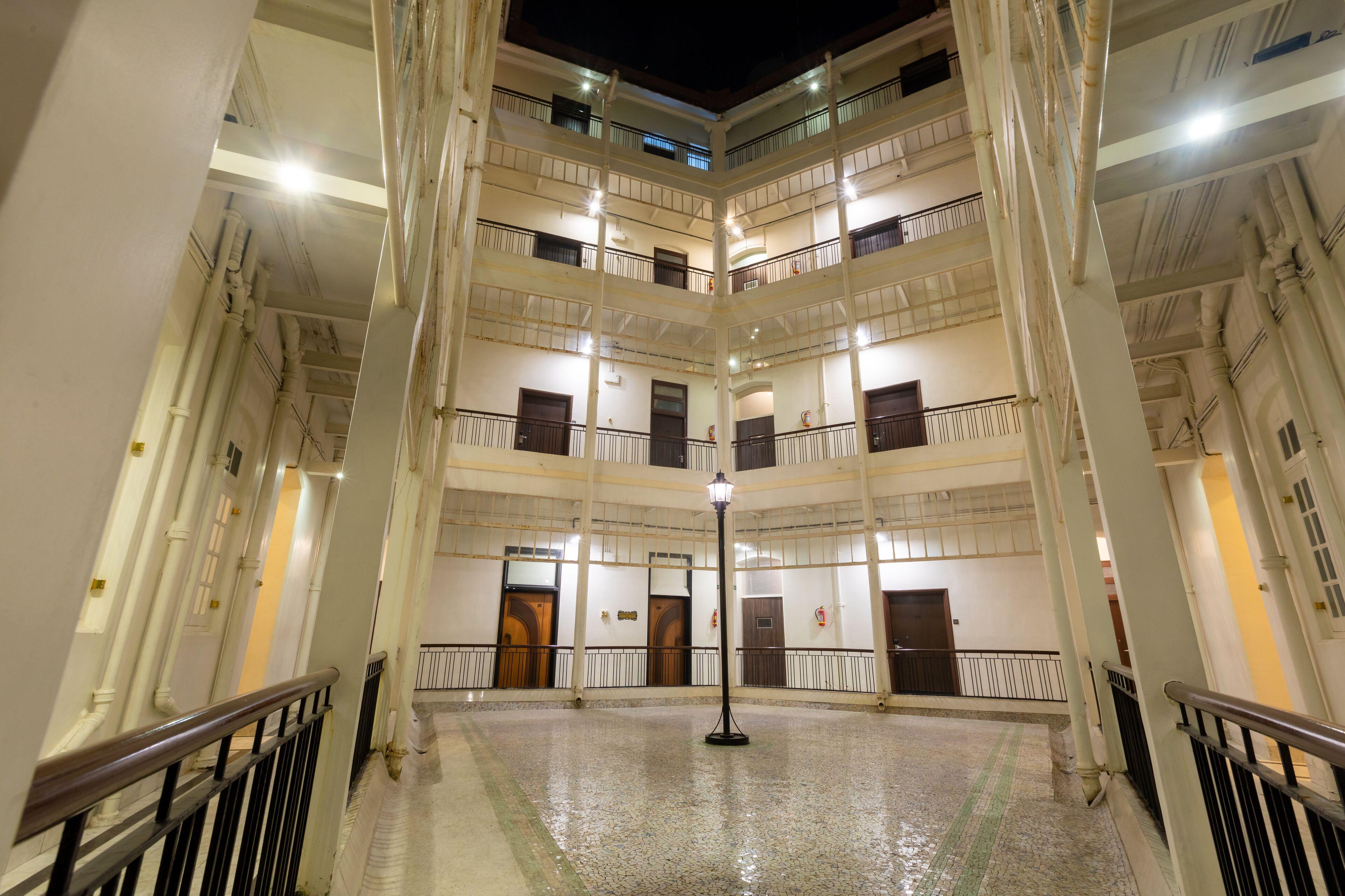 Hotel Grand - Ballard Estate,