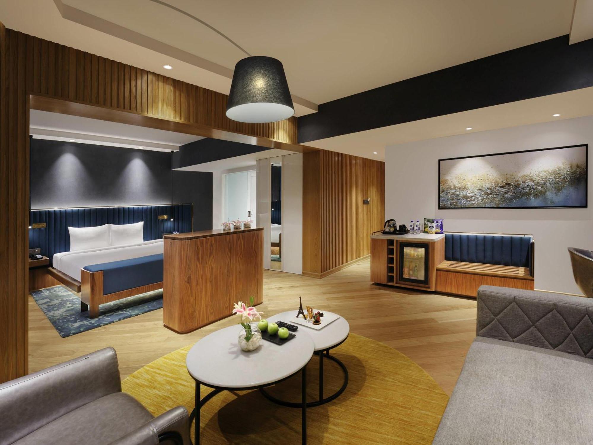 Hotel Novotel Juhu 5*