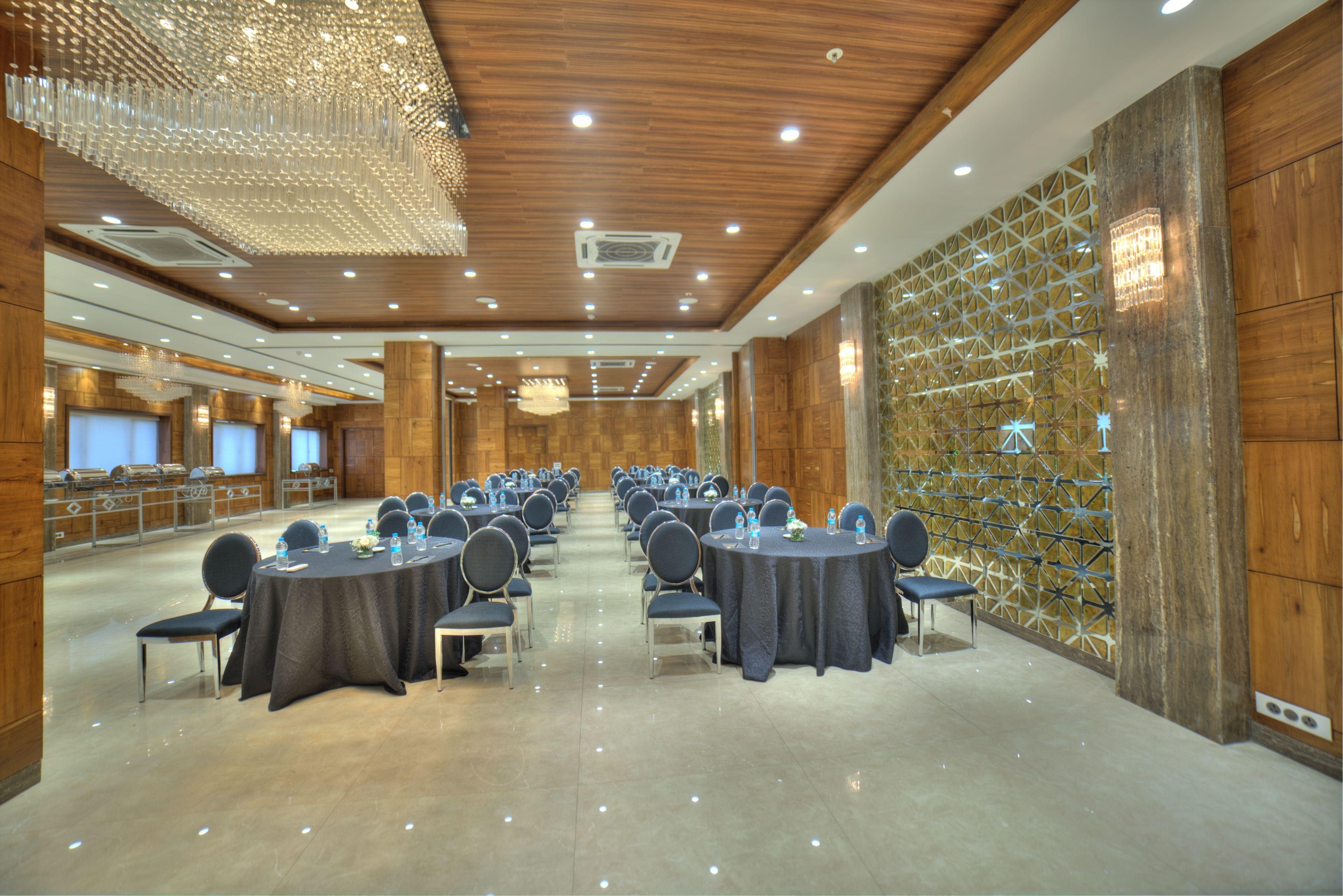 Goldfinch Hotel Mumbai