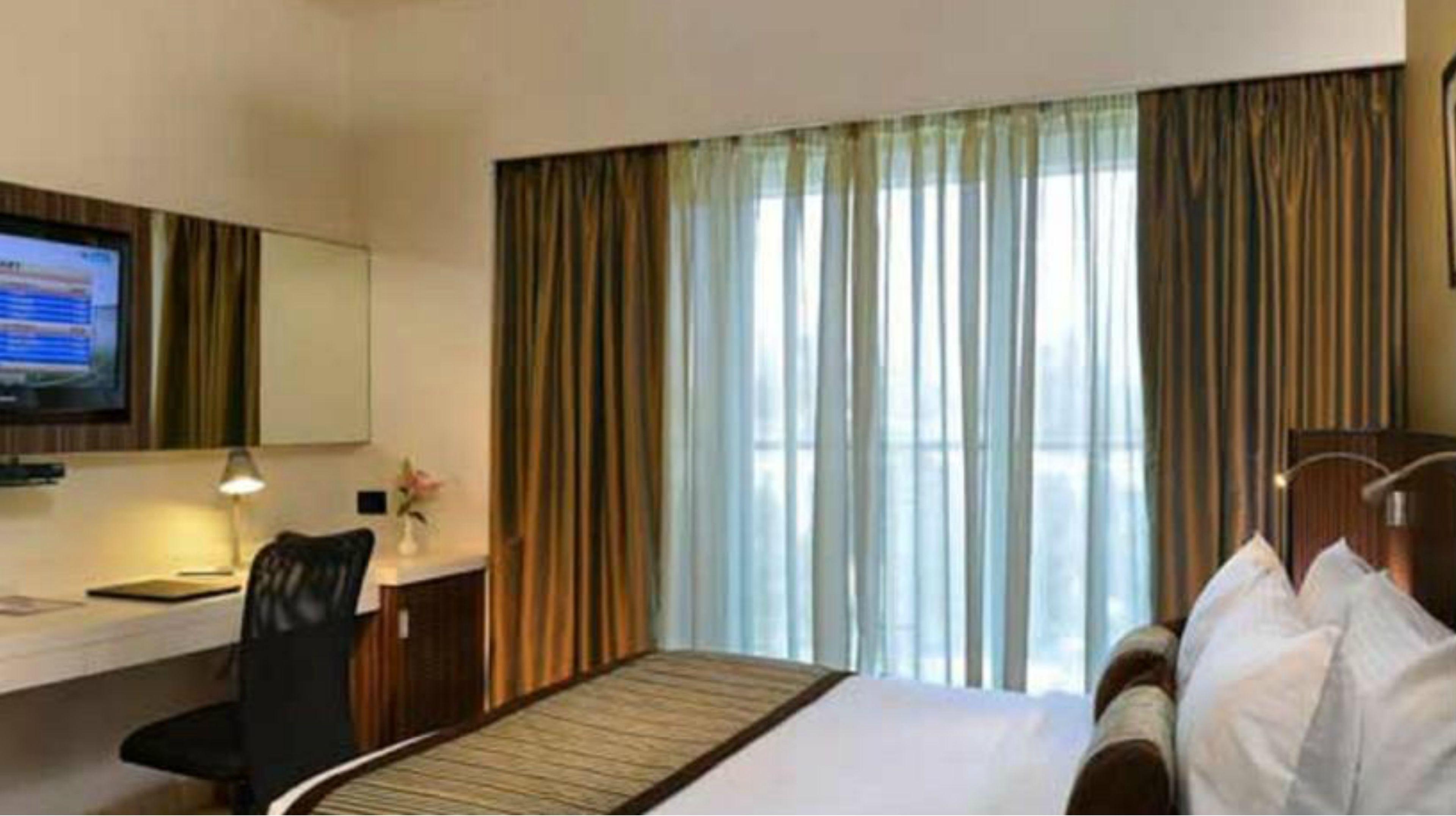 Hotel Residency Sarovar Portico 4*