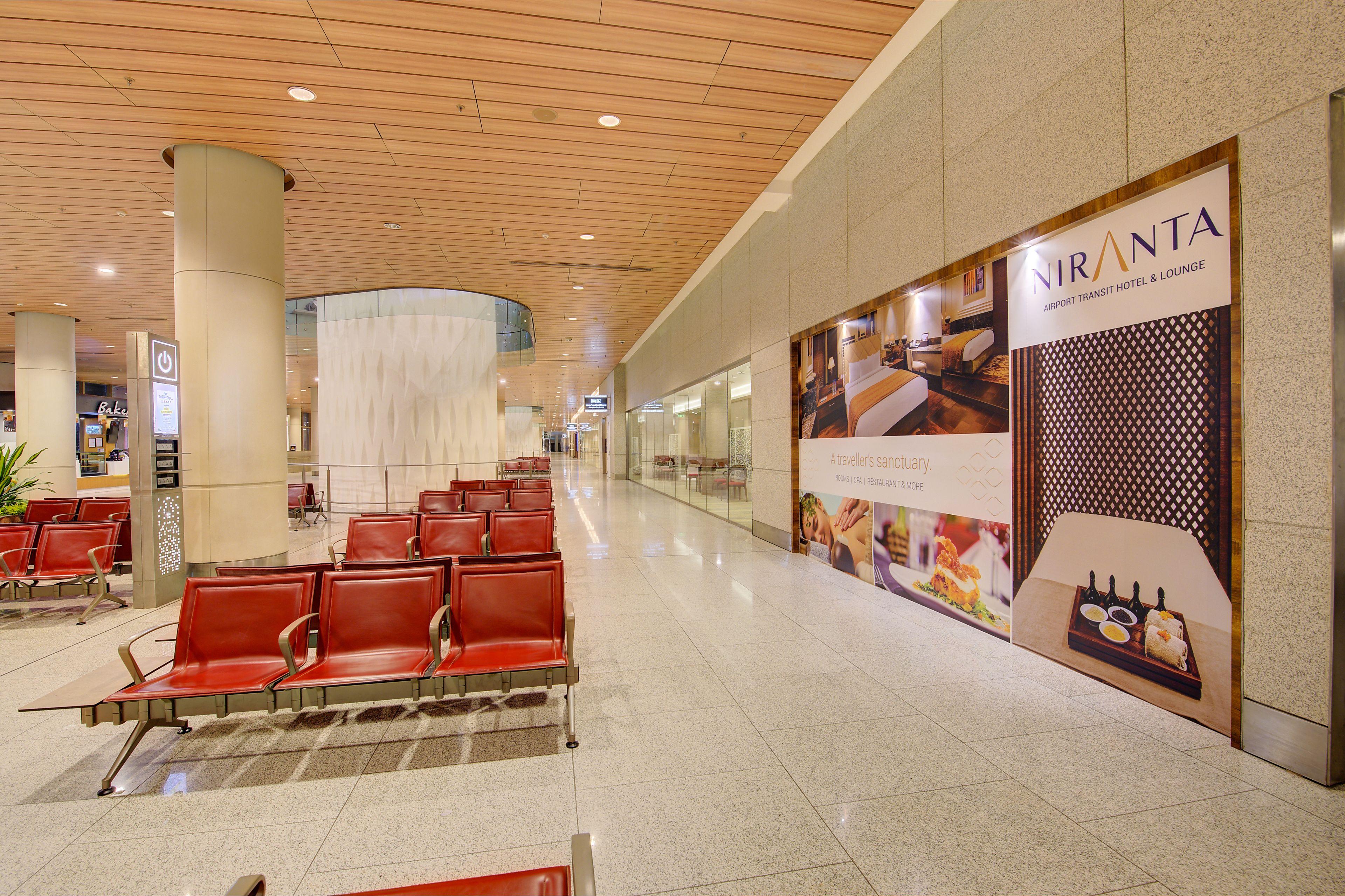 Niranta Airport Transit & Lounge Terminal 2 Arrivals/landside 4*