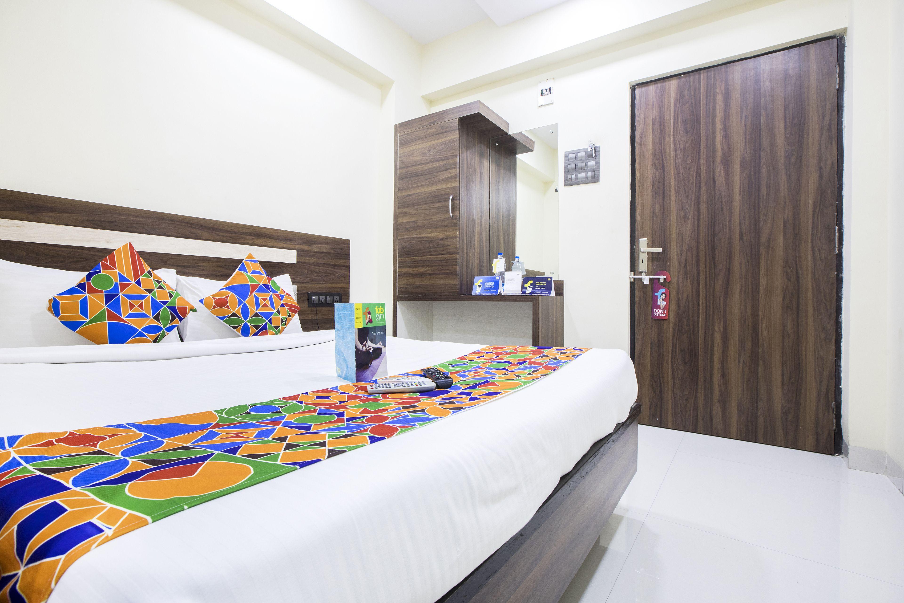 Oyo 23656 Parimeet Hotel Mumbai