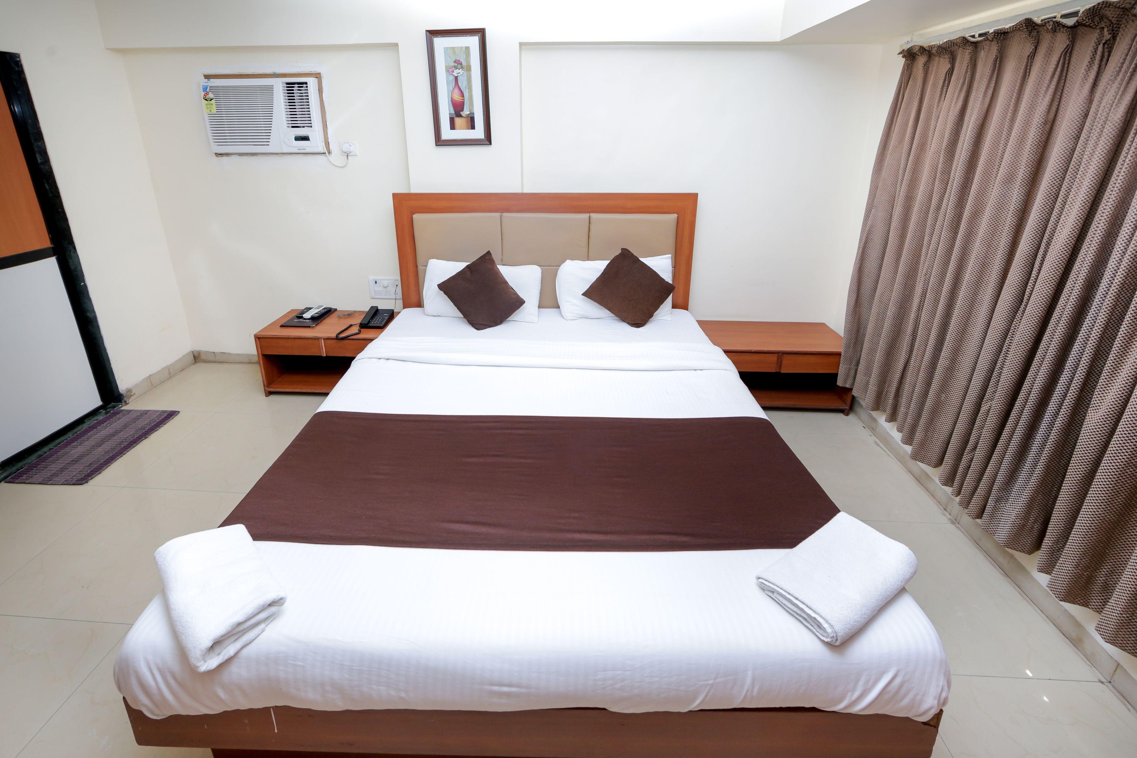 Lucky Goregaon Hotel 3*
