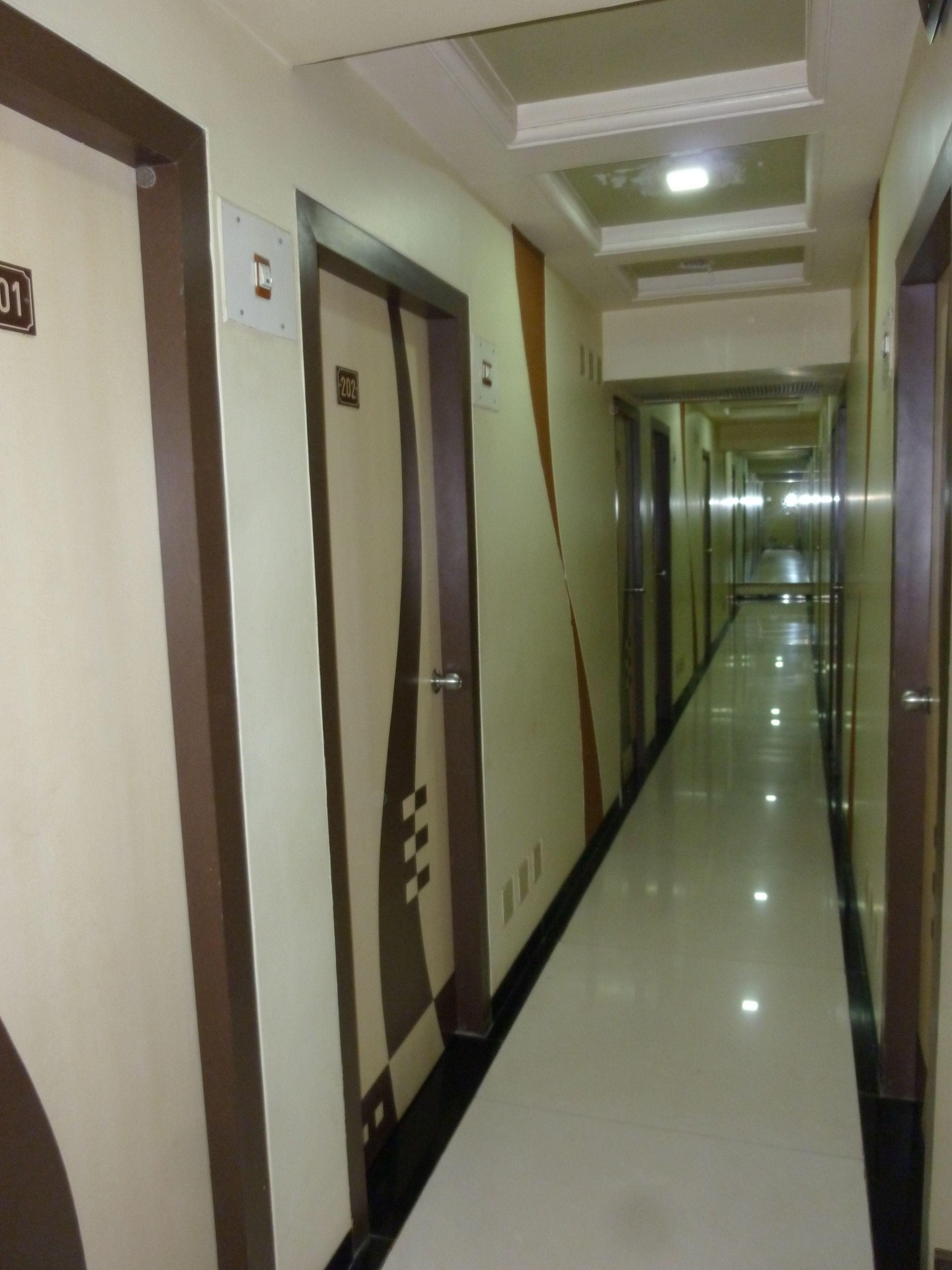 Mid Town Hotel 2*