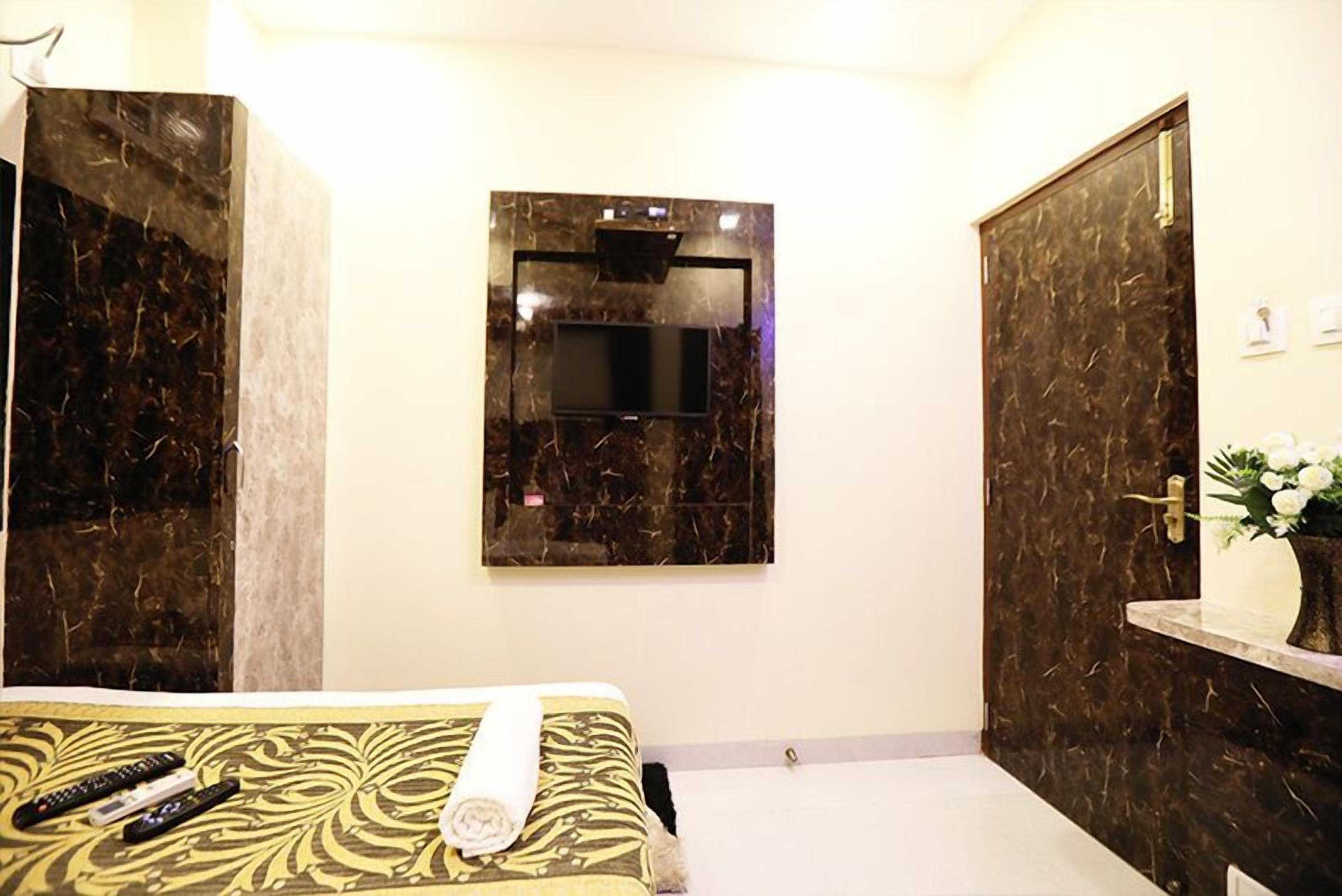 Onyx Residency