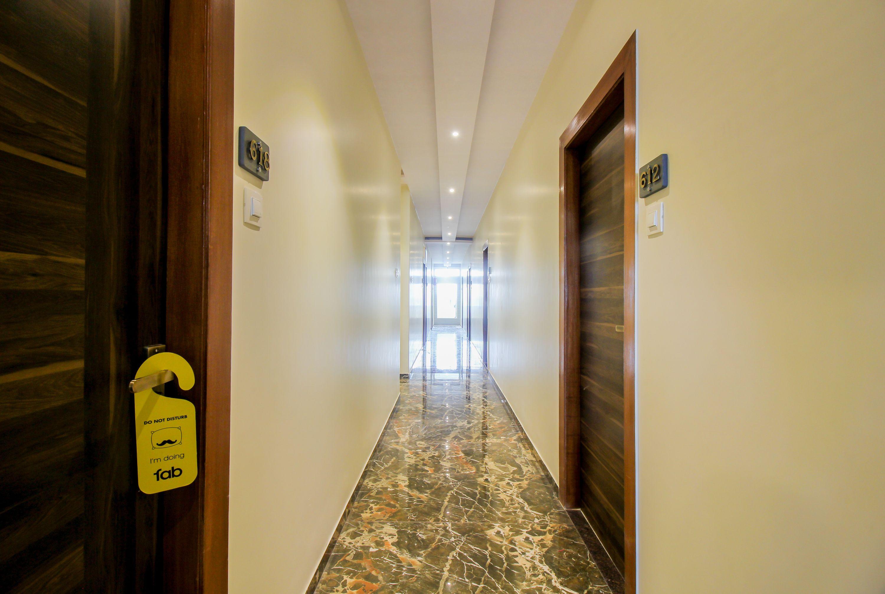 Fabhotel Aksa International 3*