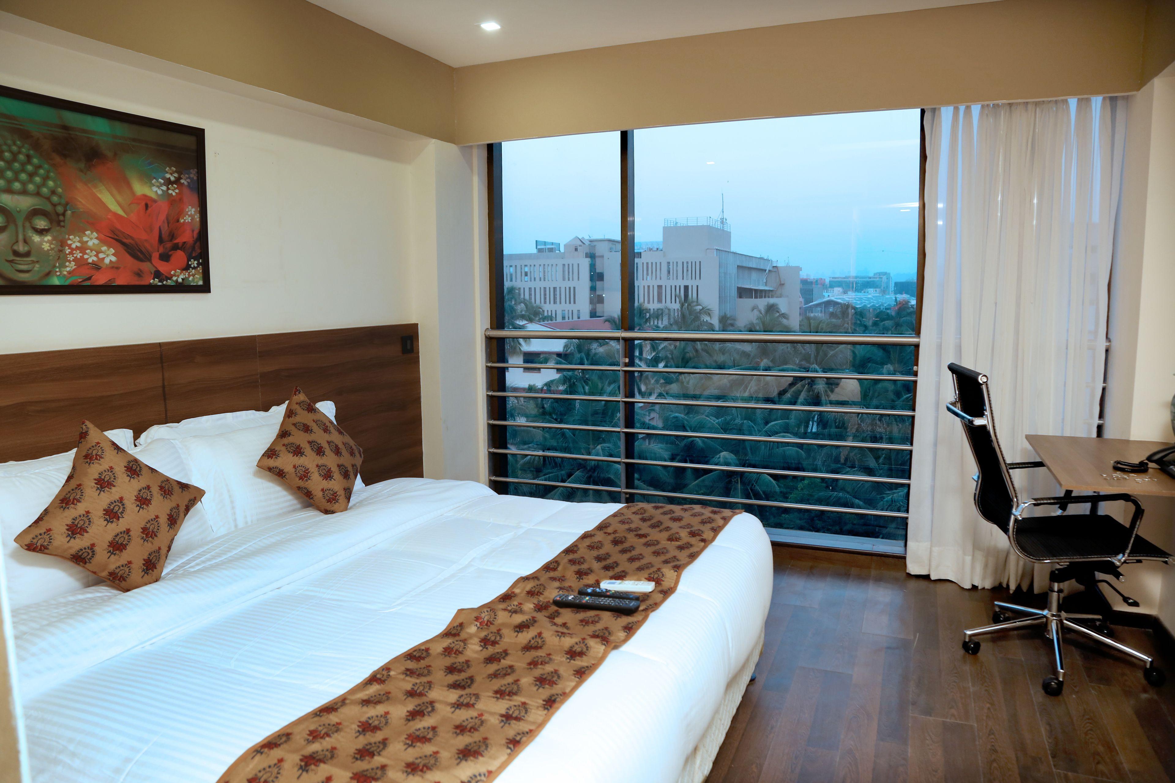 House Andheri East, Hotel Mumbai
