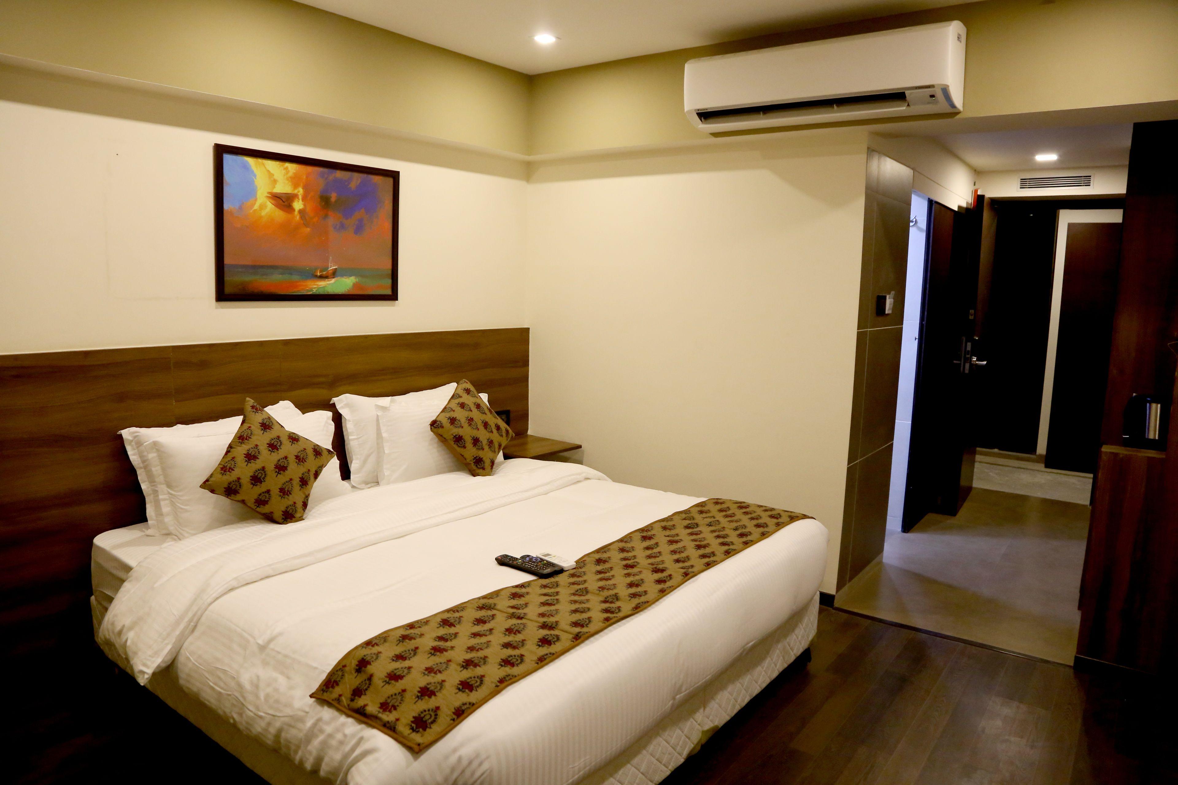 House Andheri East, Hotel Mumbai