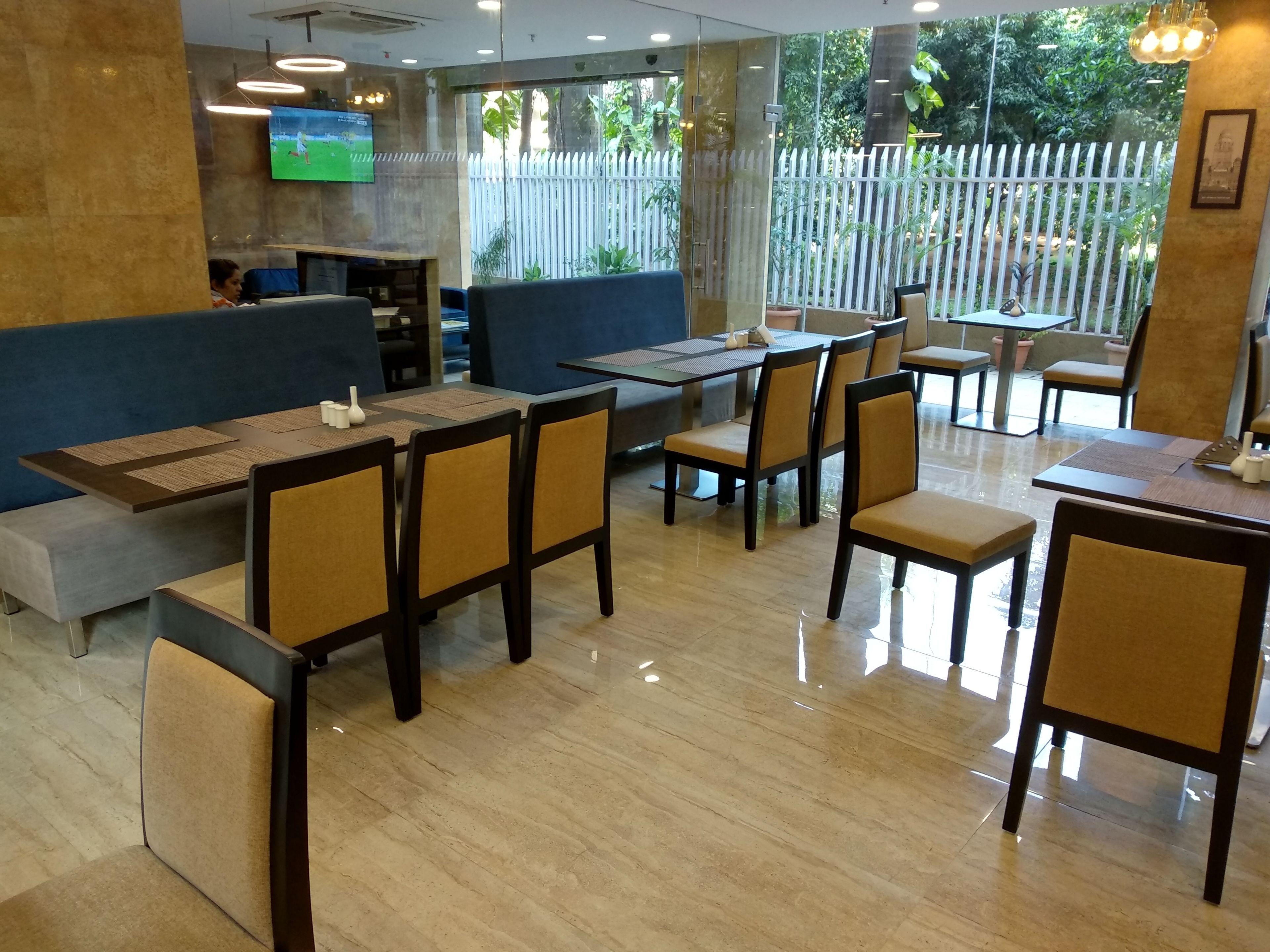 House Andheri East, Hotel