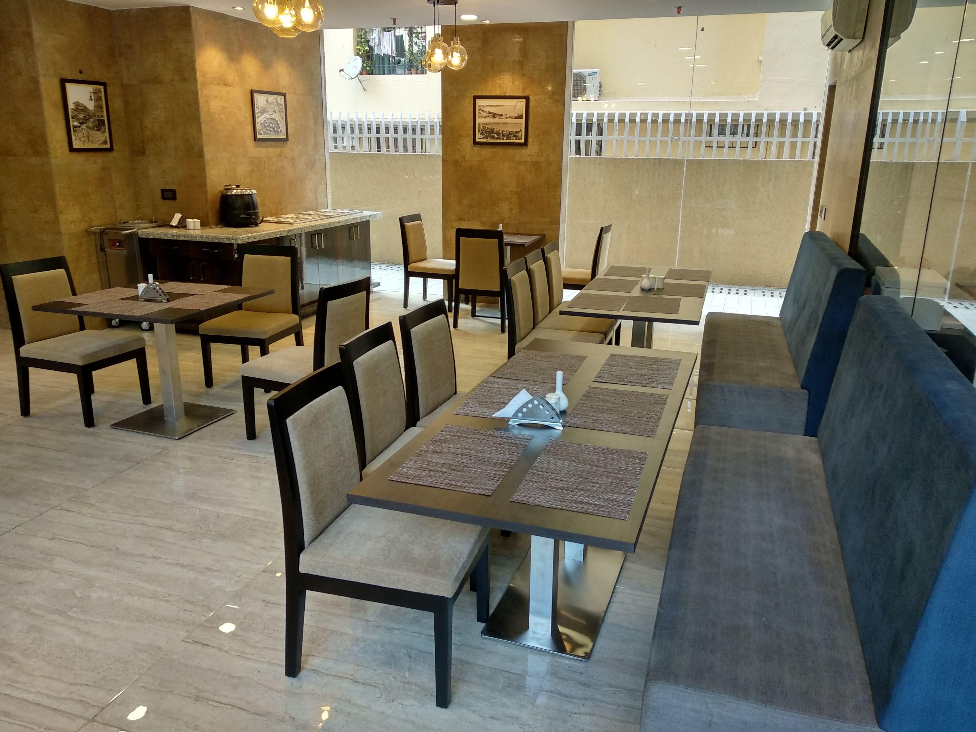 House Andheri East, Hotel 3*