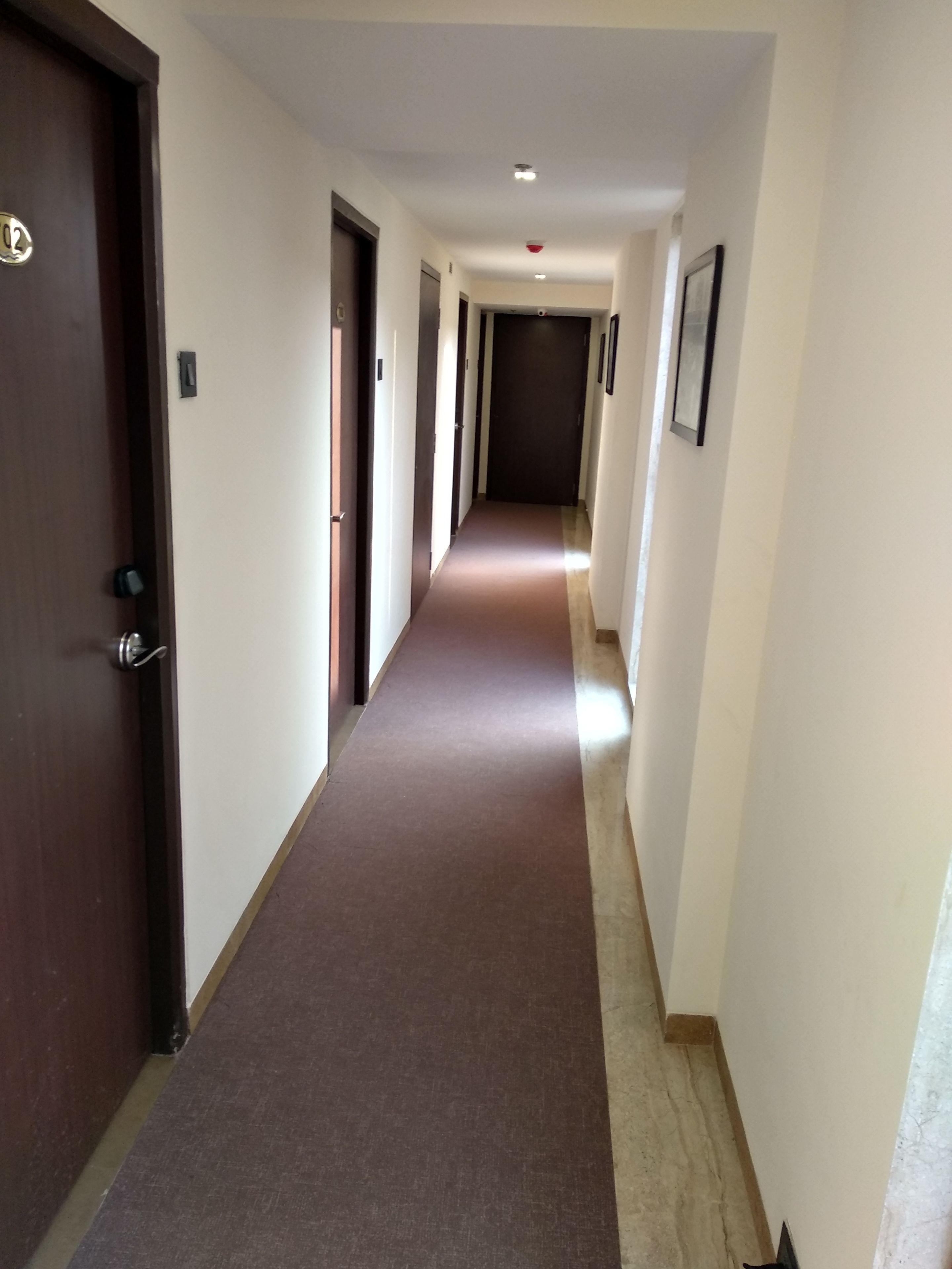 House Andheri East, Hotel