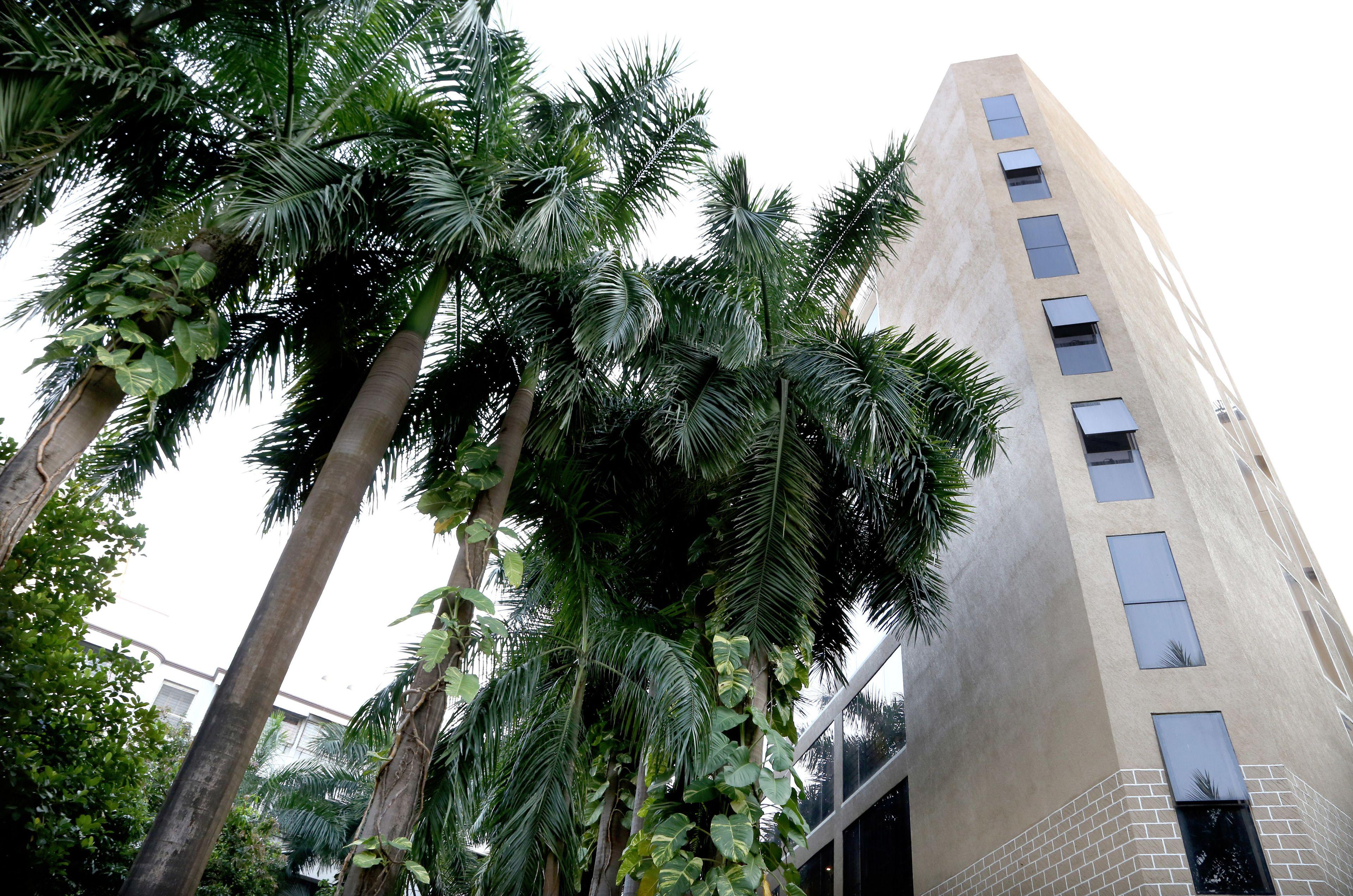 House Andheri East, Hotel Mumbai