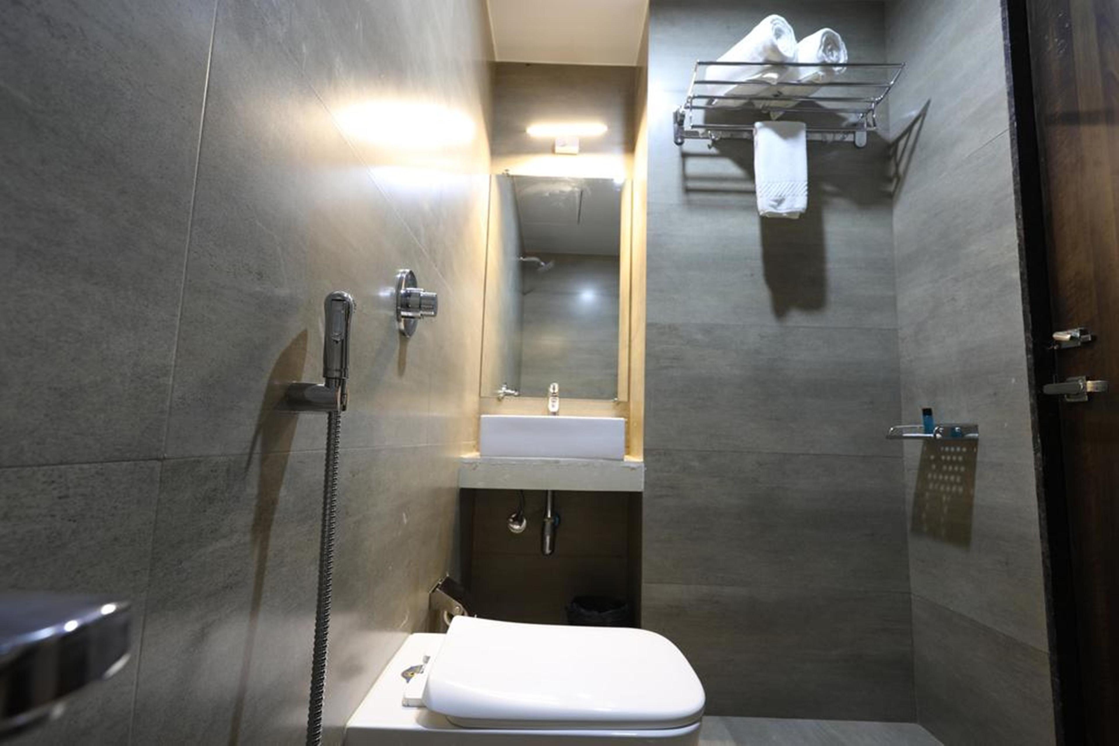 Fabhotel Admiral - Nr International Airport Hotel Mumbai