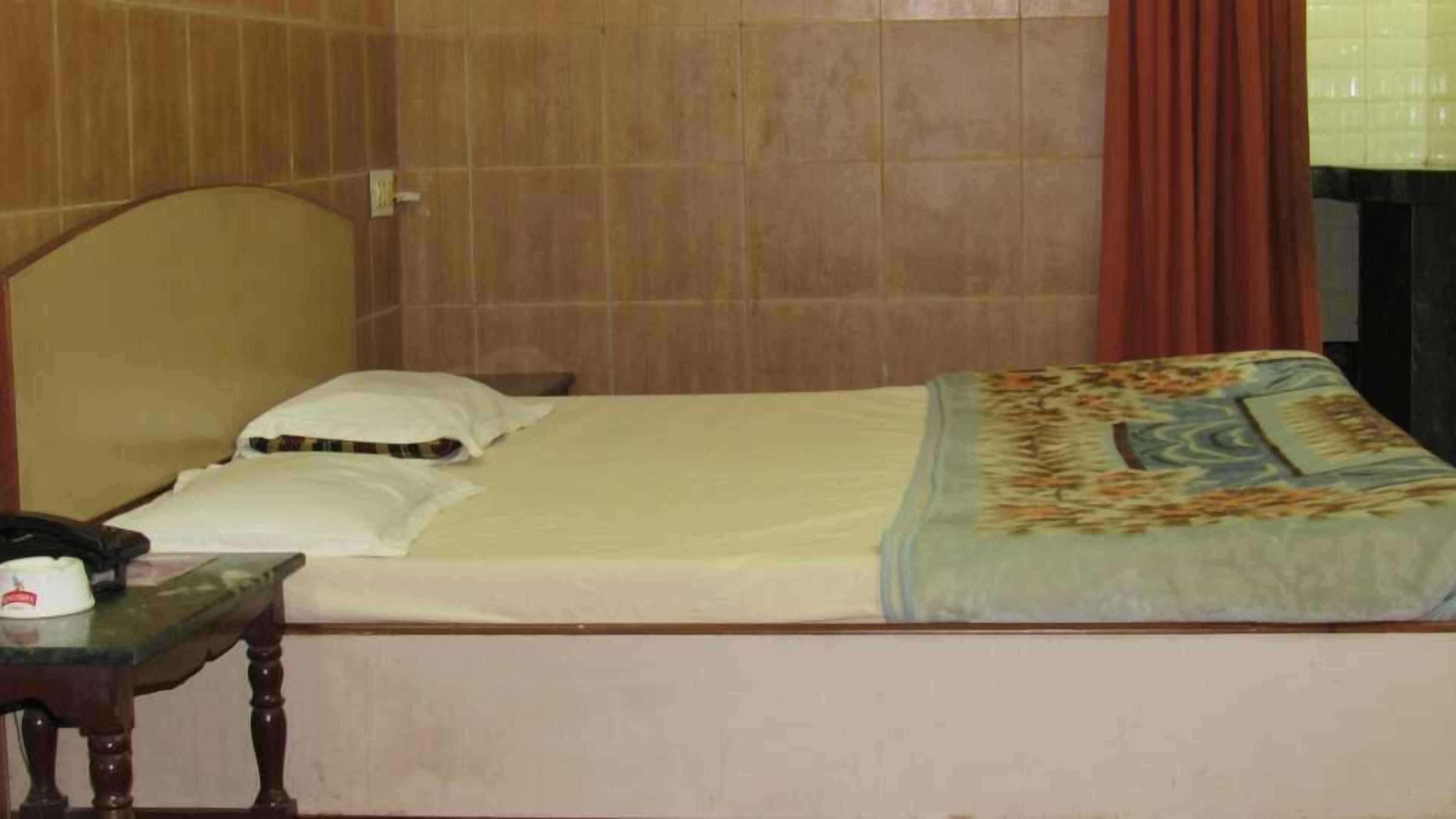 Super O Rajdoot Near Phoenix Palladium Hotel 3*