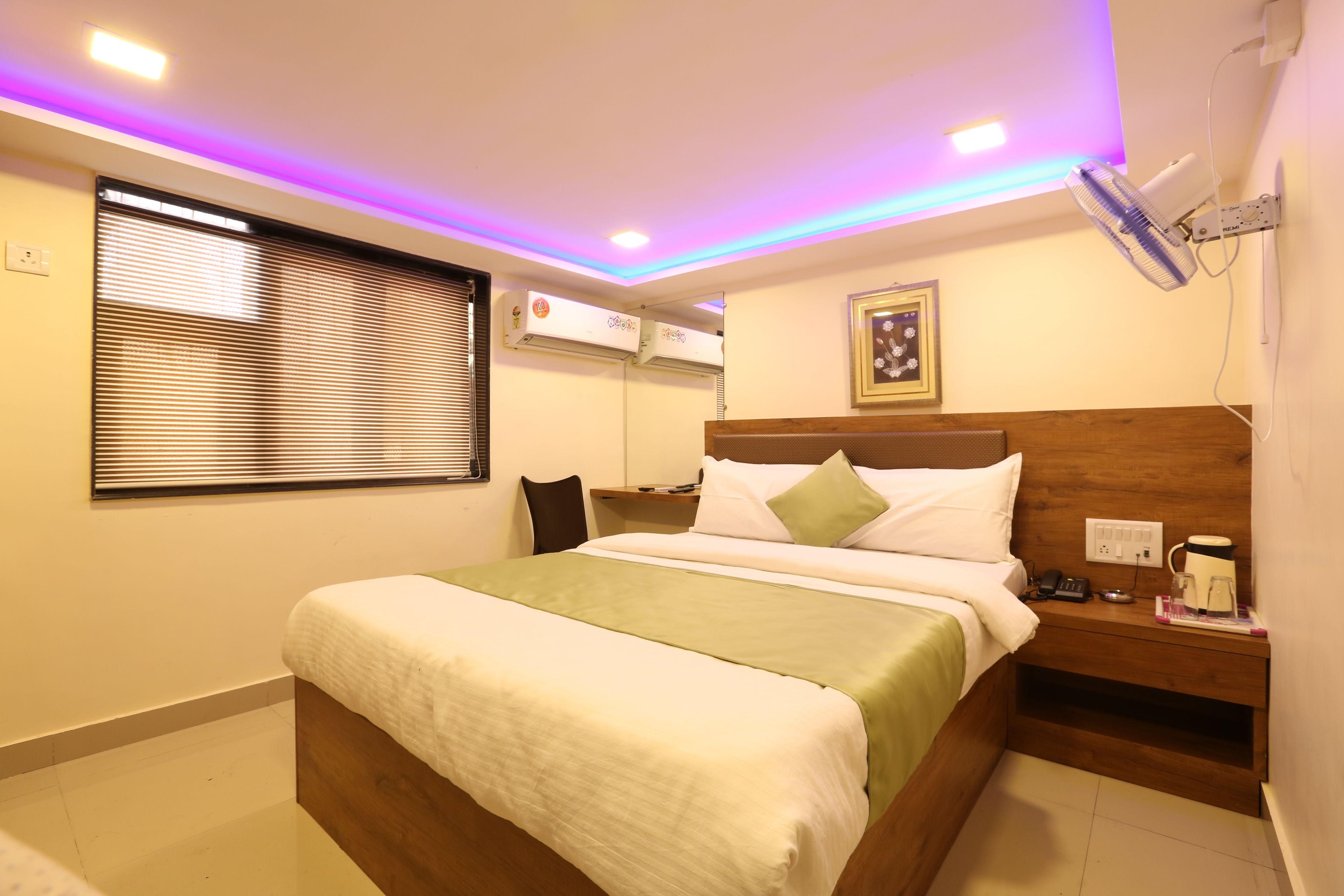 Hotel Happyland 3*