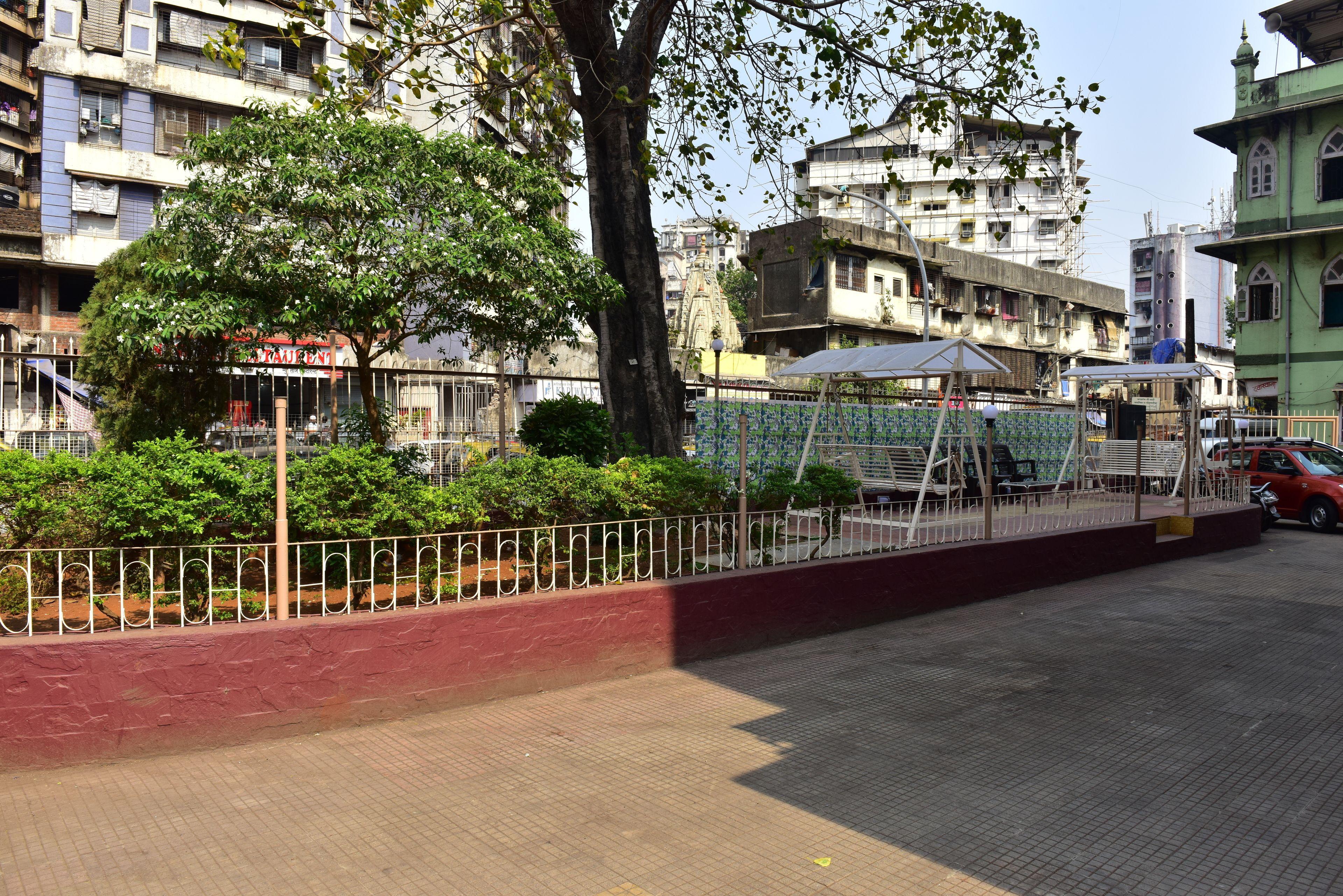 Kalpana Palace, Hotel