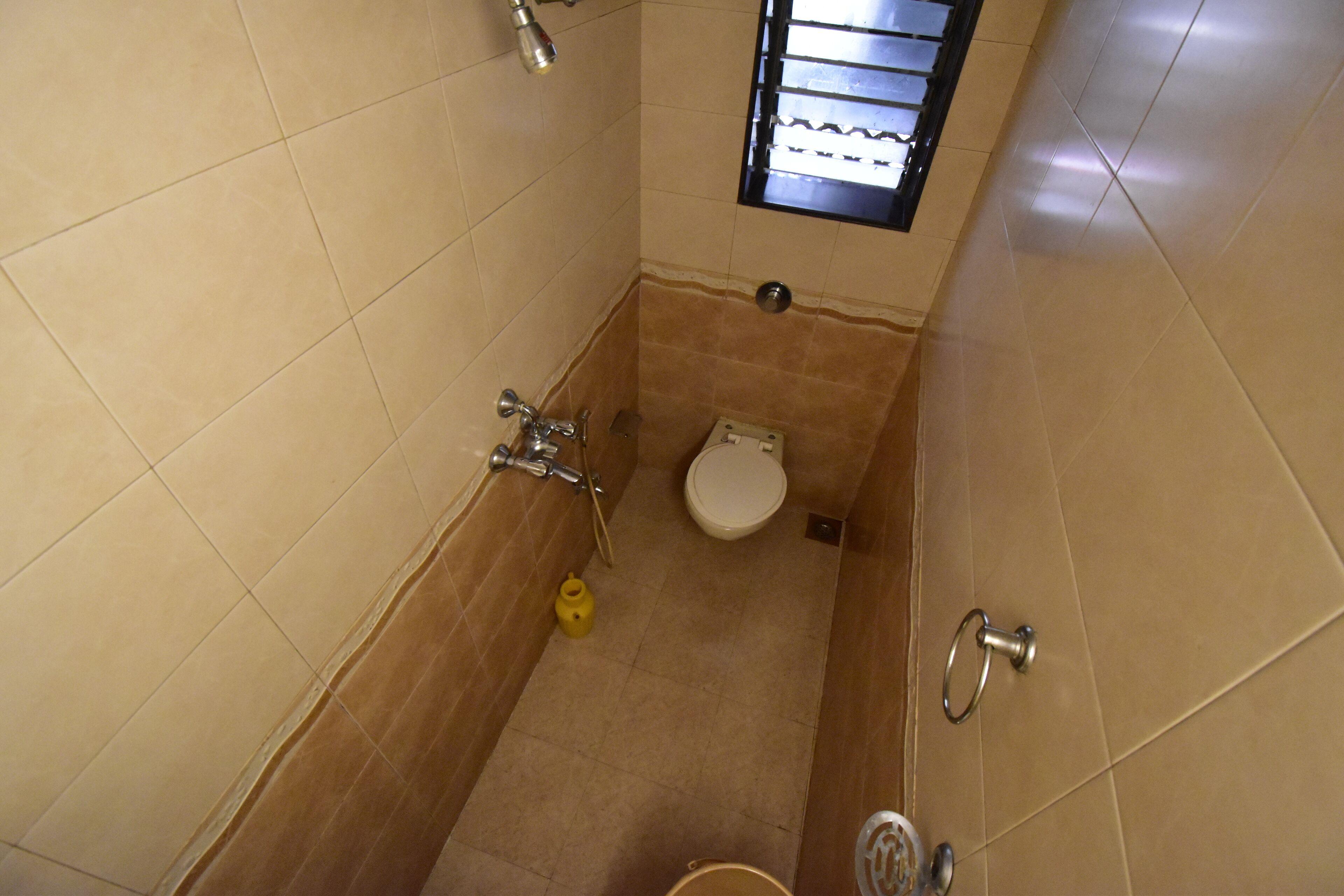 Kalpana Palace, Hotel