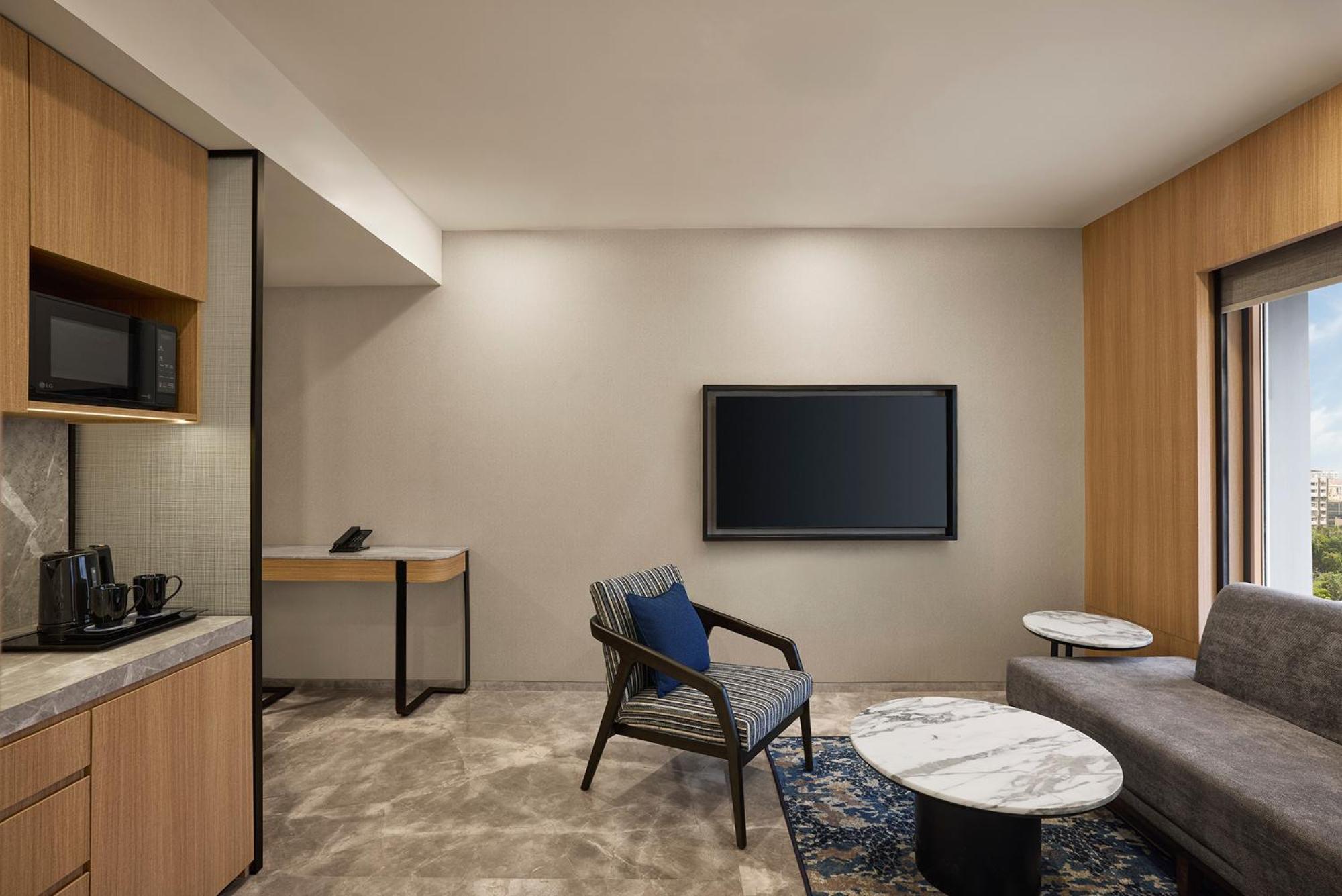 Fairfield By Marriott Andheri West Hotel