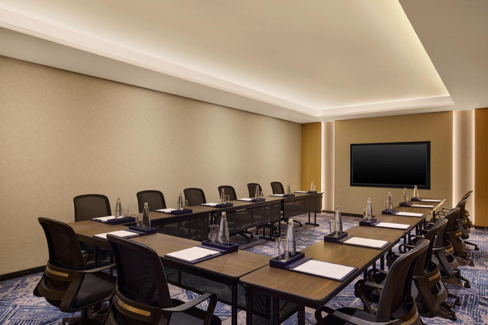 Fairfield By Marriott Andheri West Hotel 4*