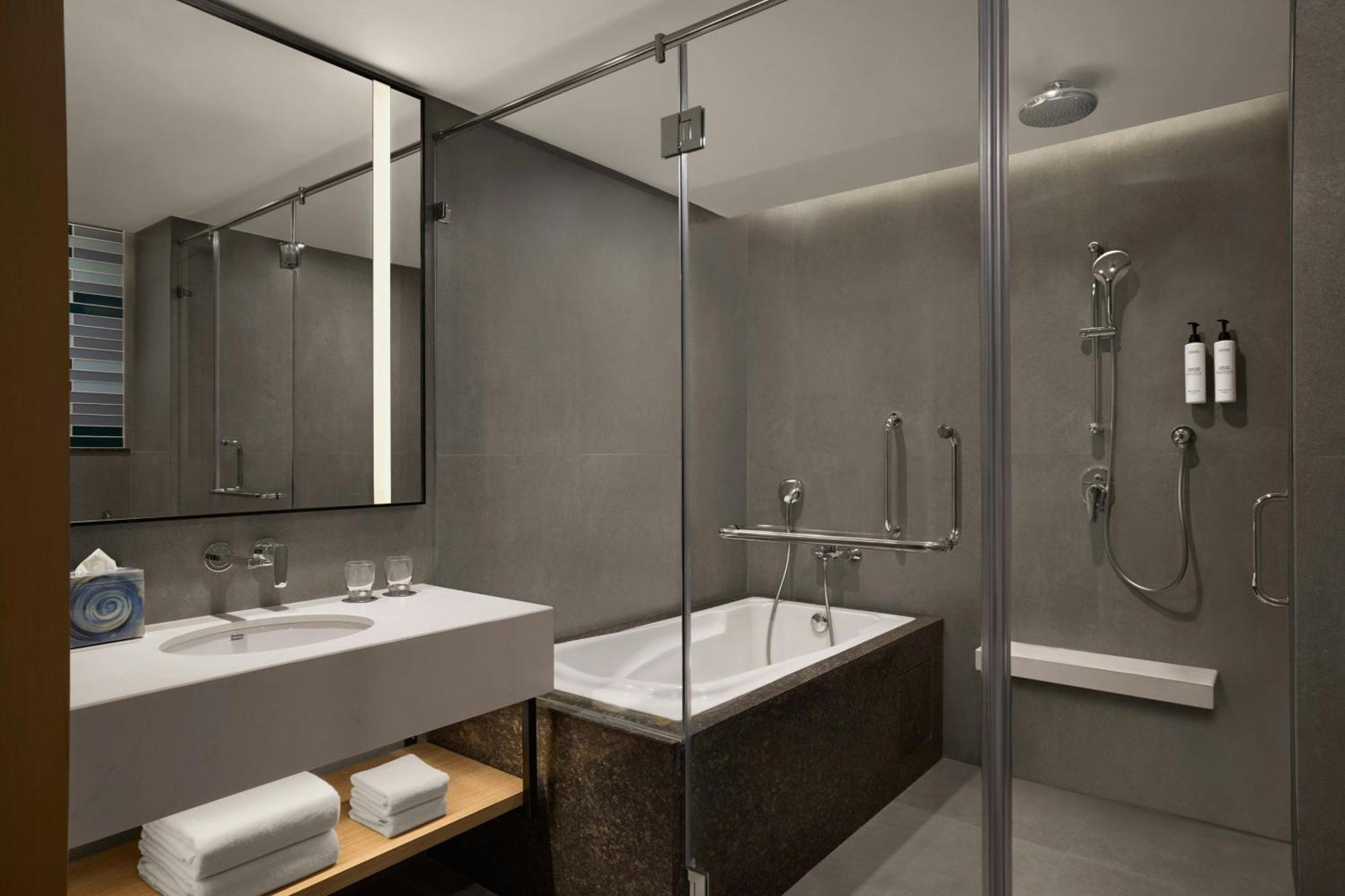 Fairfield By Marriott Andheri West Hotel 4*