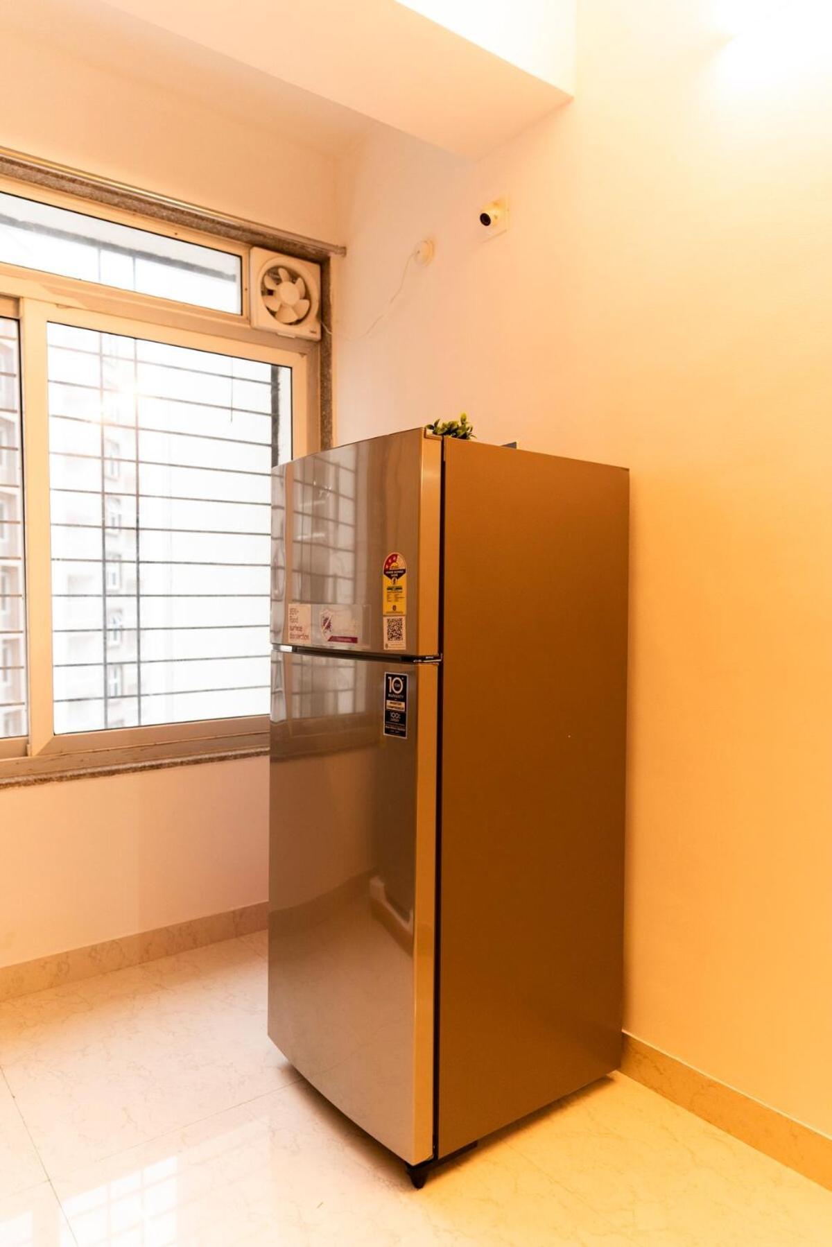 Peaceful, Spacious 2bhk With Balcony & Skylineview * Mumbai