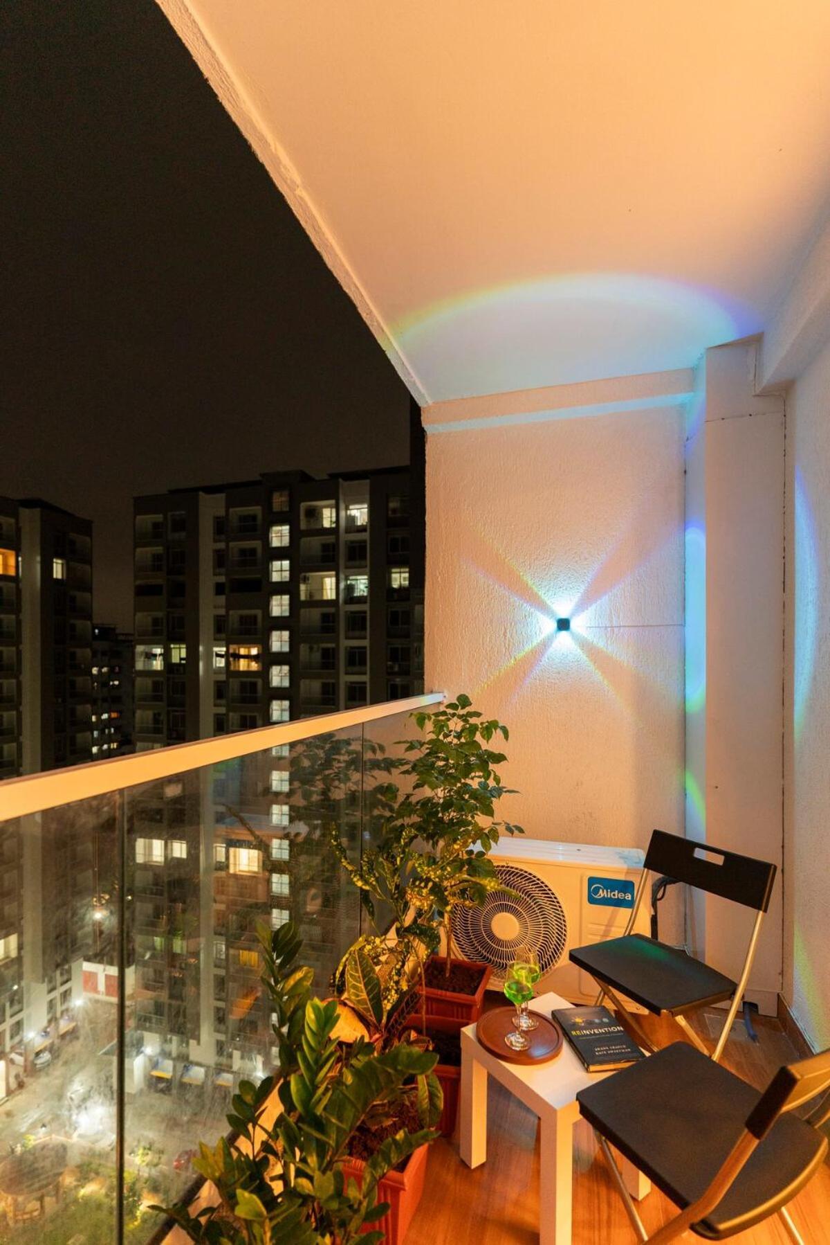 Peaceful, Spacious 2bhk With Balcony & Skylineview Mumbai