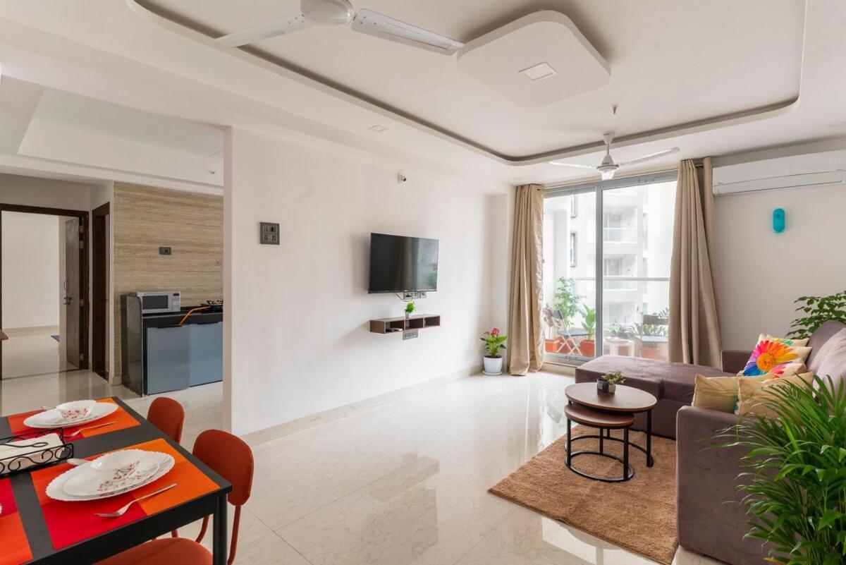 Apartment Peaceful, Spacious 2bhk With Balcony & Skylineview