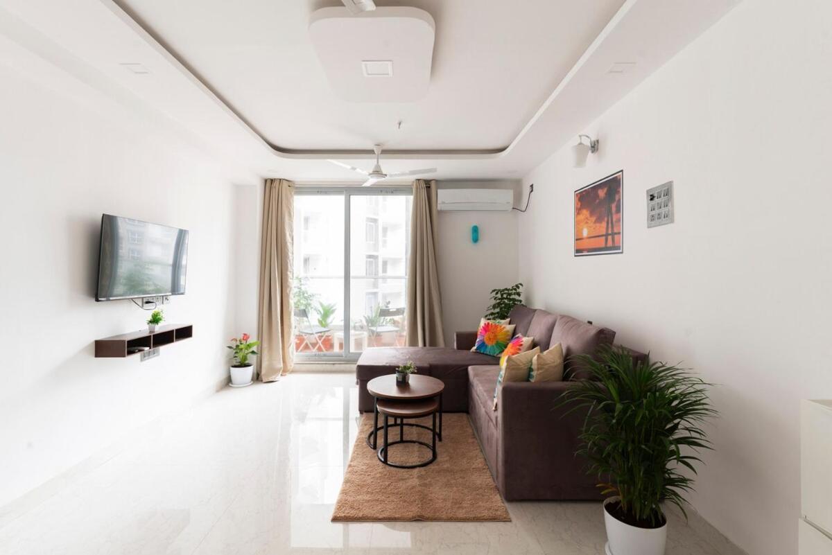 Apartment Peaceful, Spacious 2bhk With Balcony & Skylineview