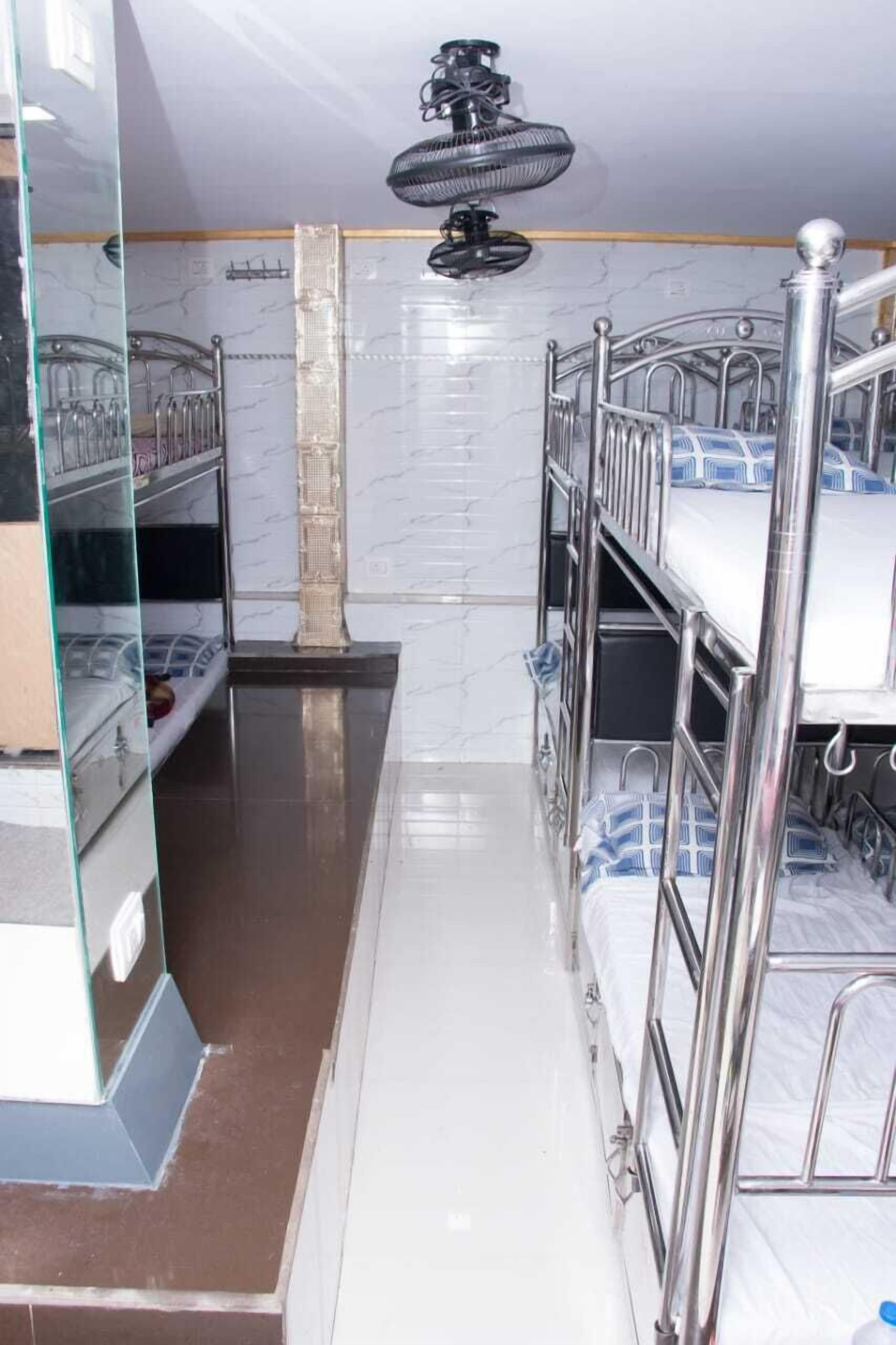 Popular Palace Hotel 2*