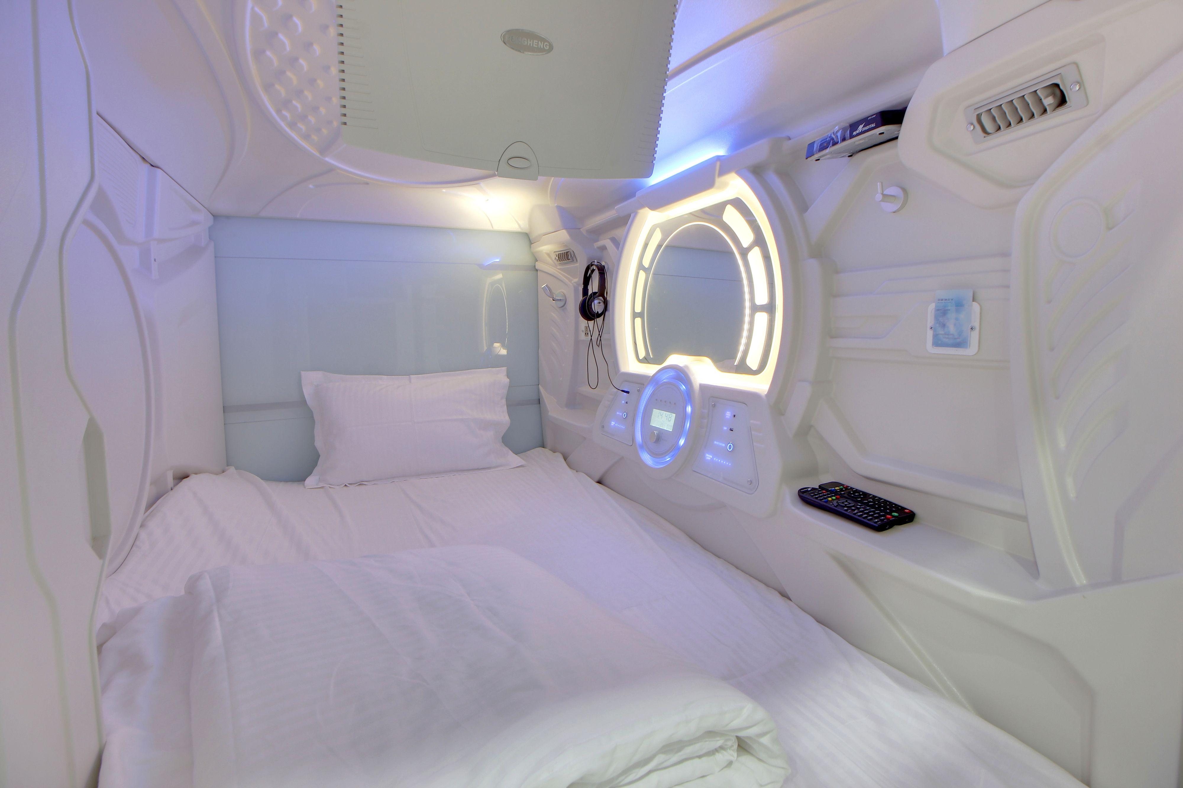 Astropods Airport, Mumbai. Guest house 3*