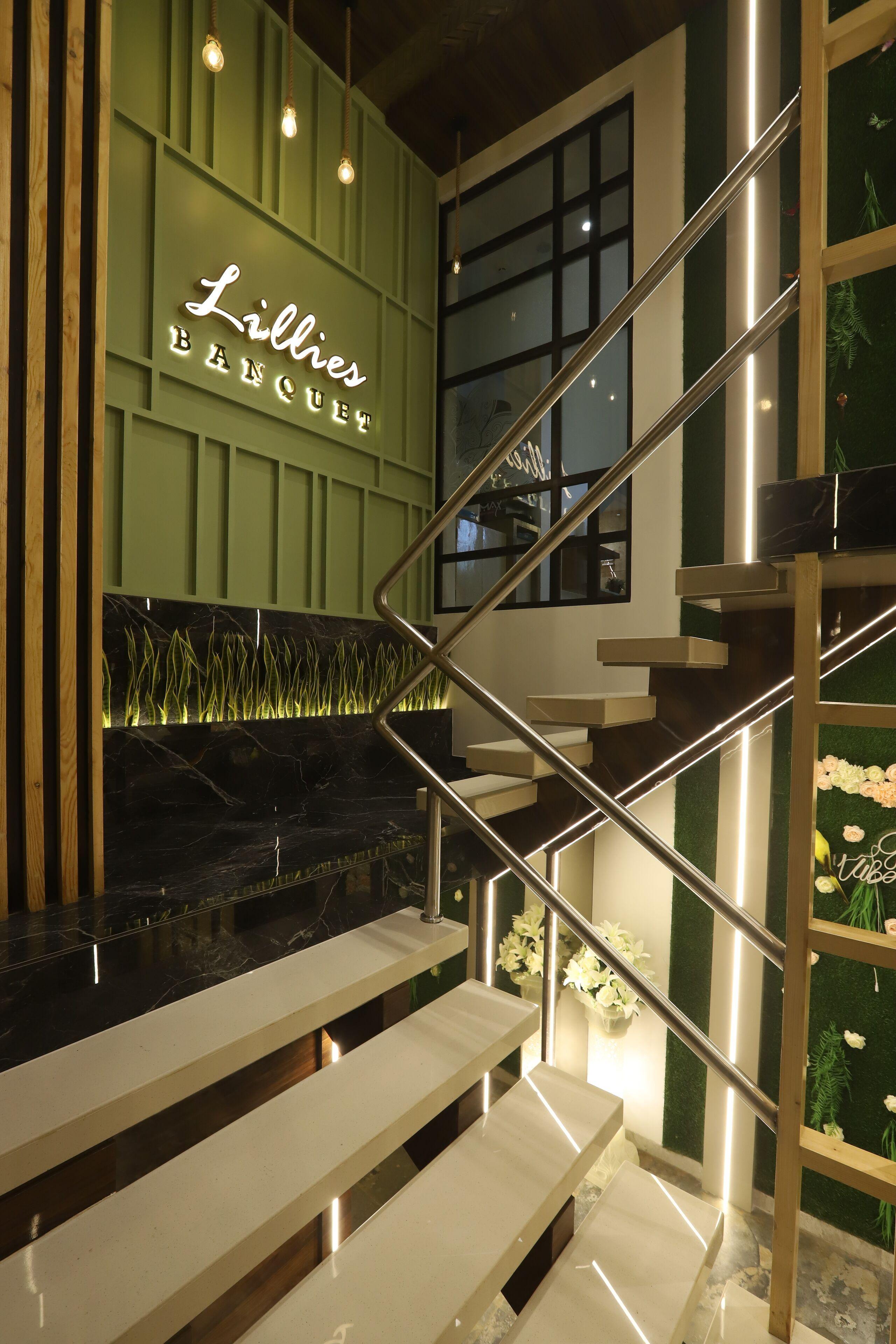 Auris & Banquets, International Airport