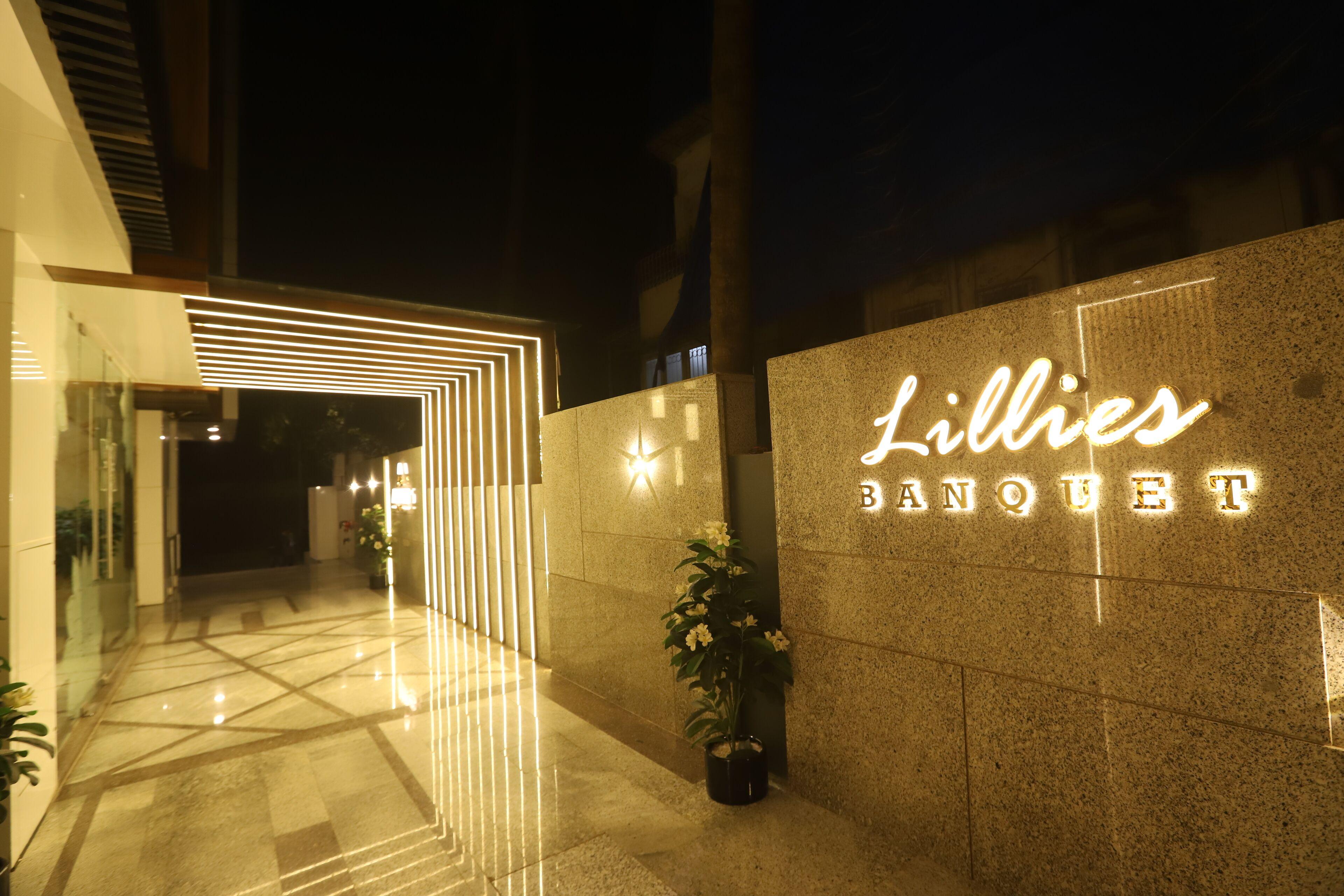 Auris & Banquets, International Airport