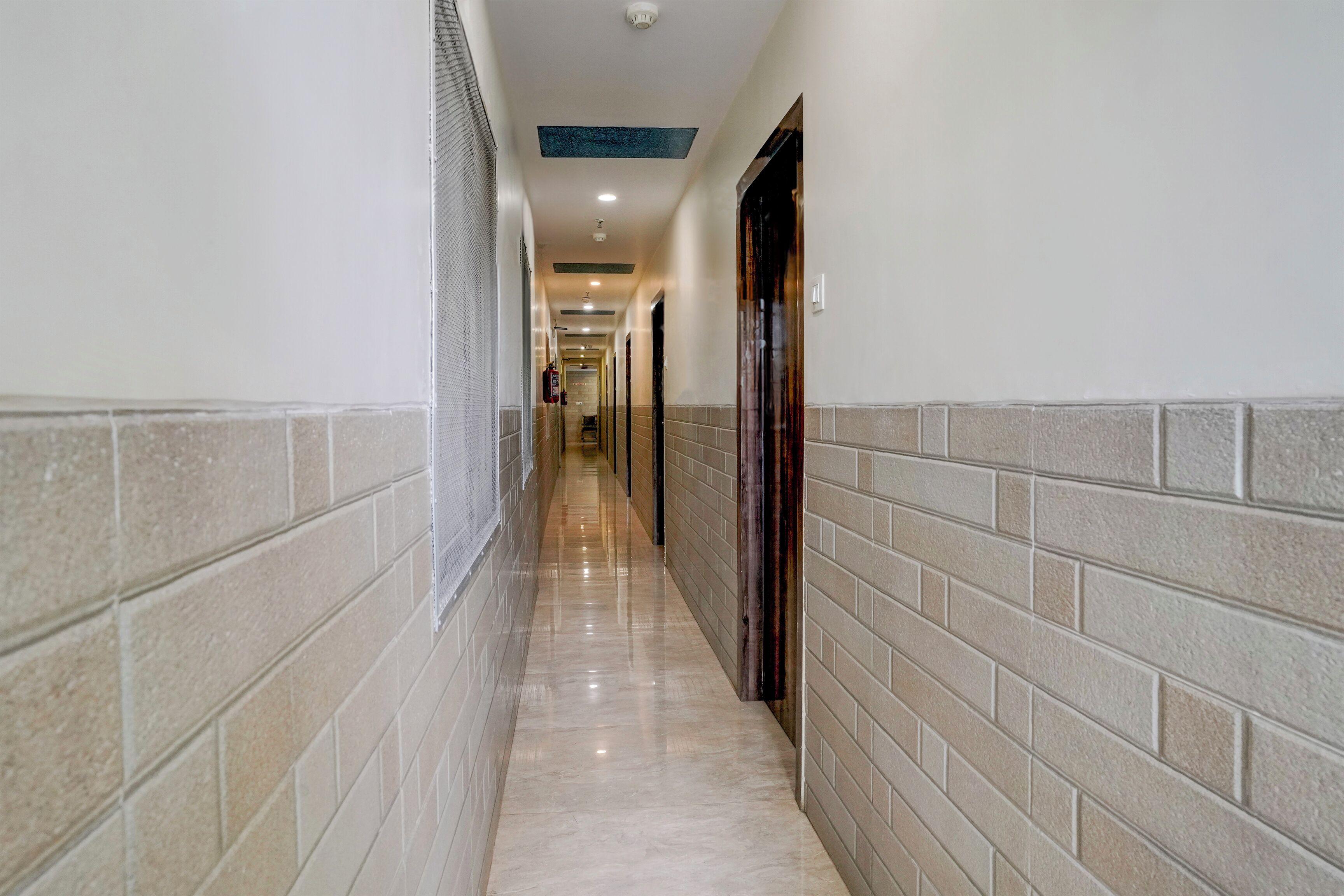 Fabhotel Veera Residency - Nr Airport Hotel 3*