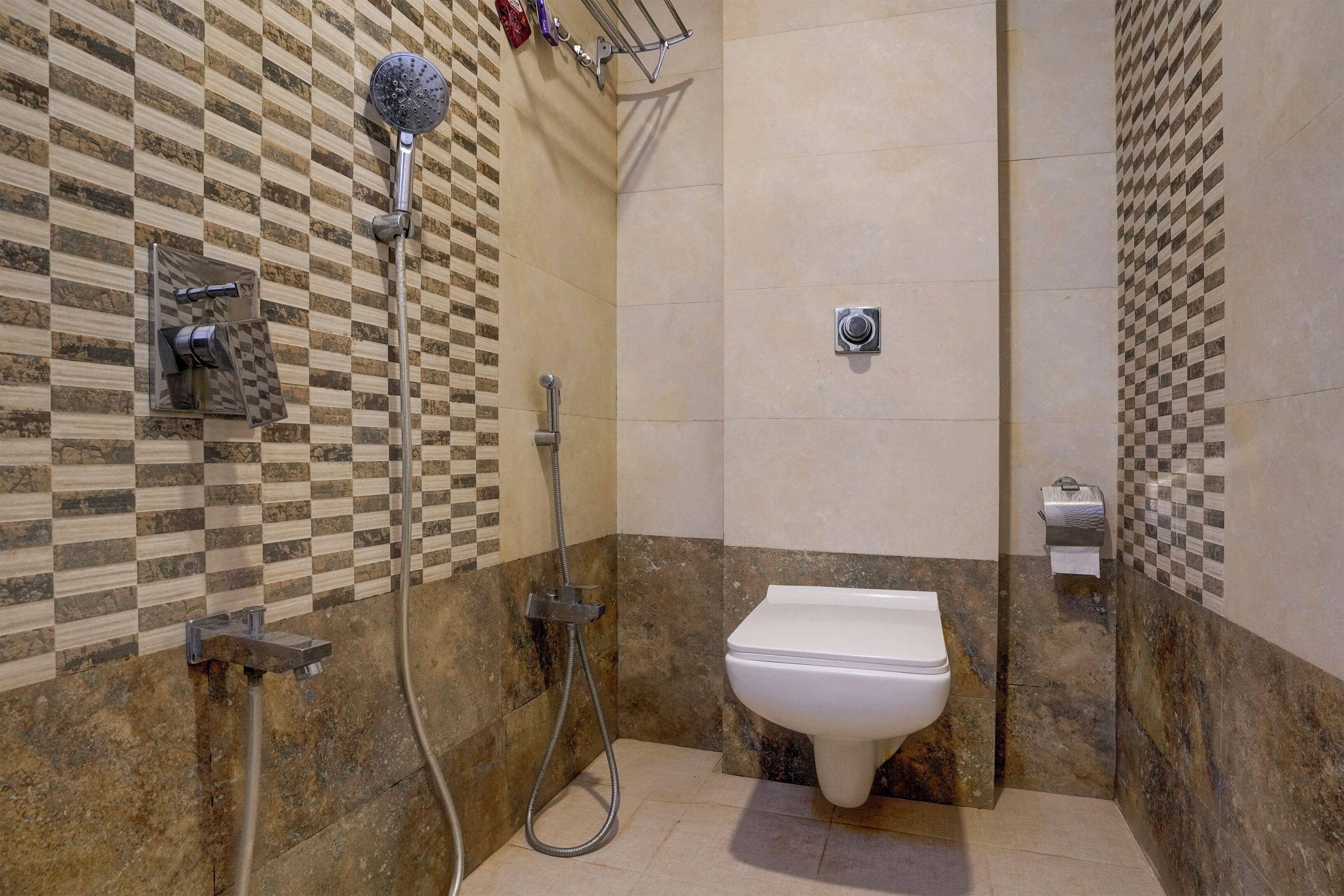 Hotel Fabhotel Veera Residency - Nr Airport