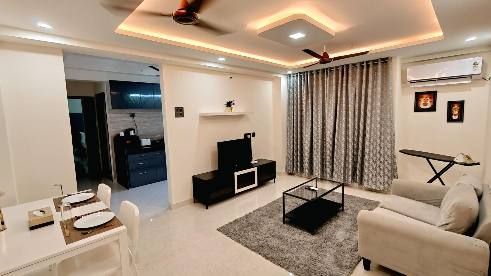 Side Serviced By Maxxvalue Apartment