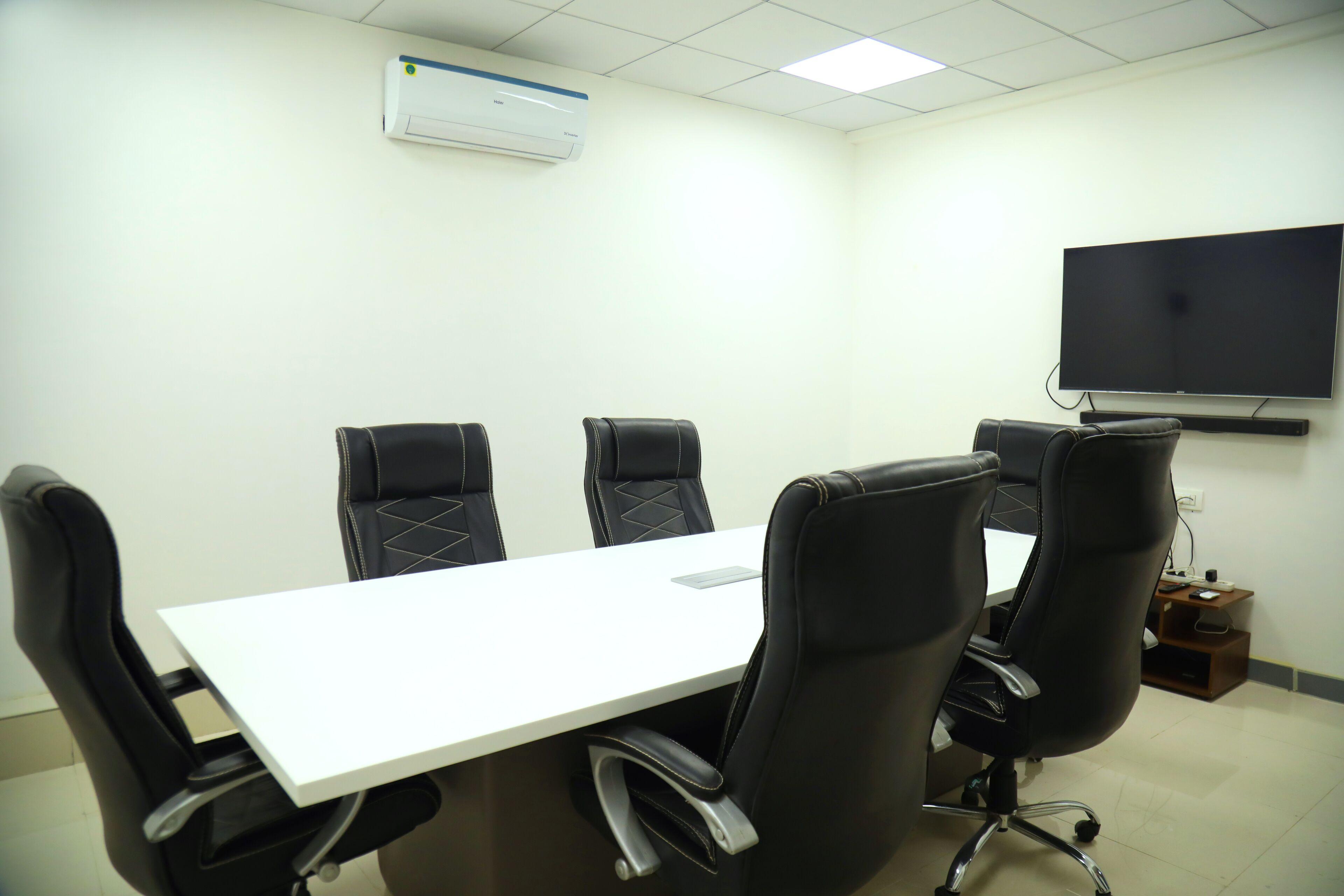 Country By Turtle & - Airport 3*