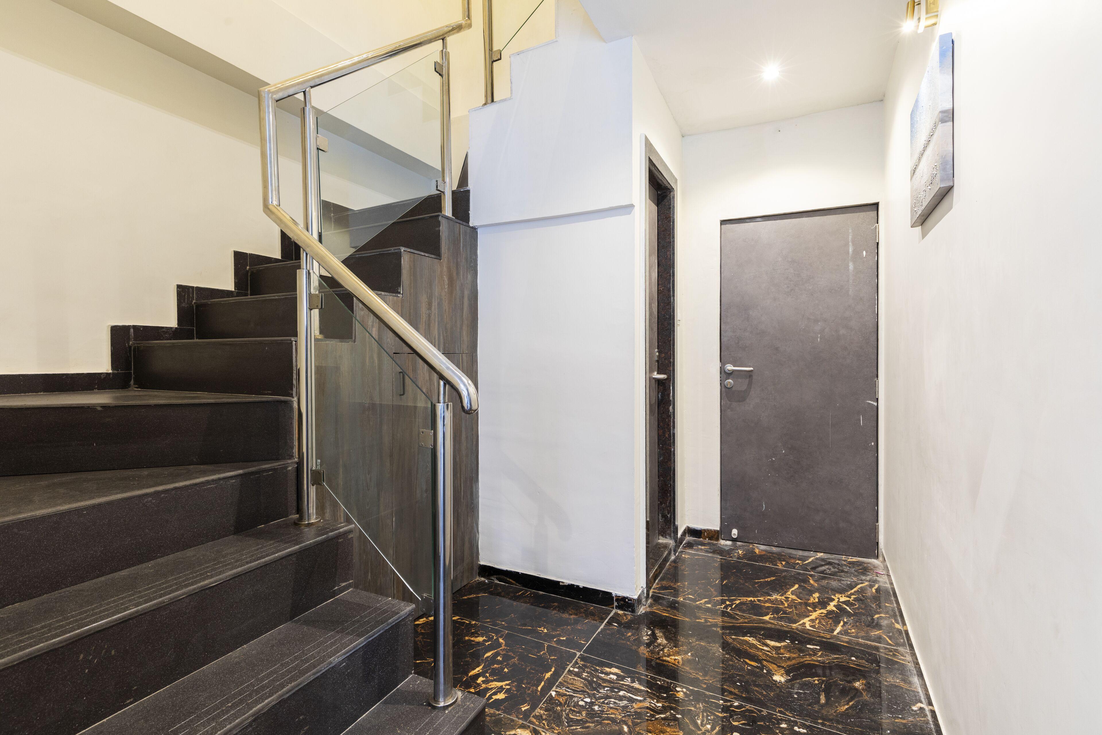 Hotel Classio Andheri - Near Dn Nagar Metro Station 3*