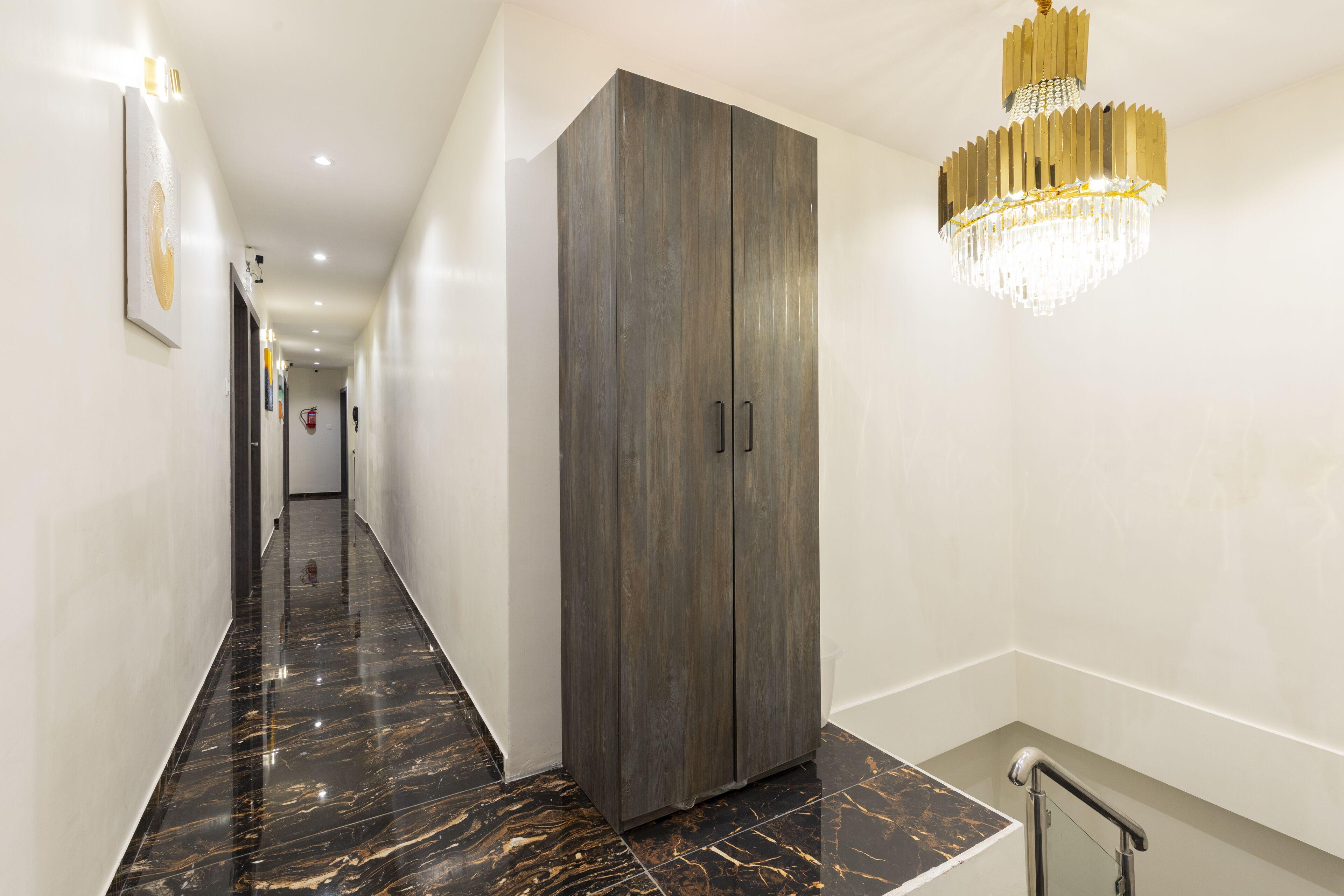 Classio Andheri - Near Dn Nagar Metro Station 3*