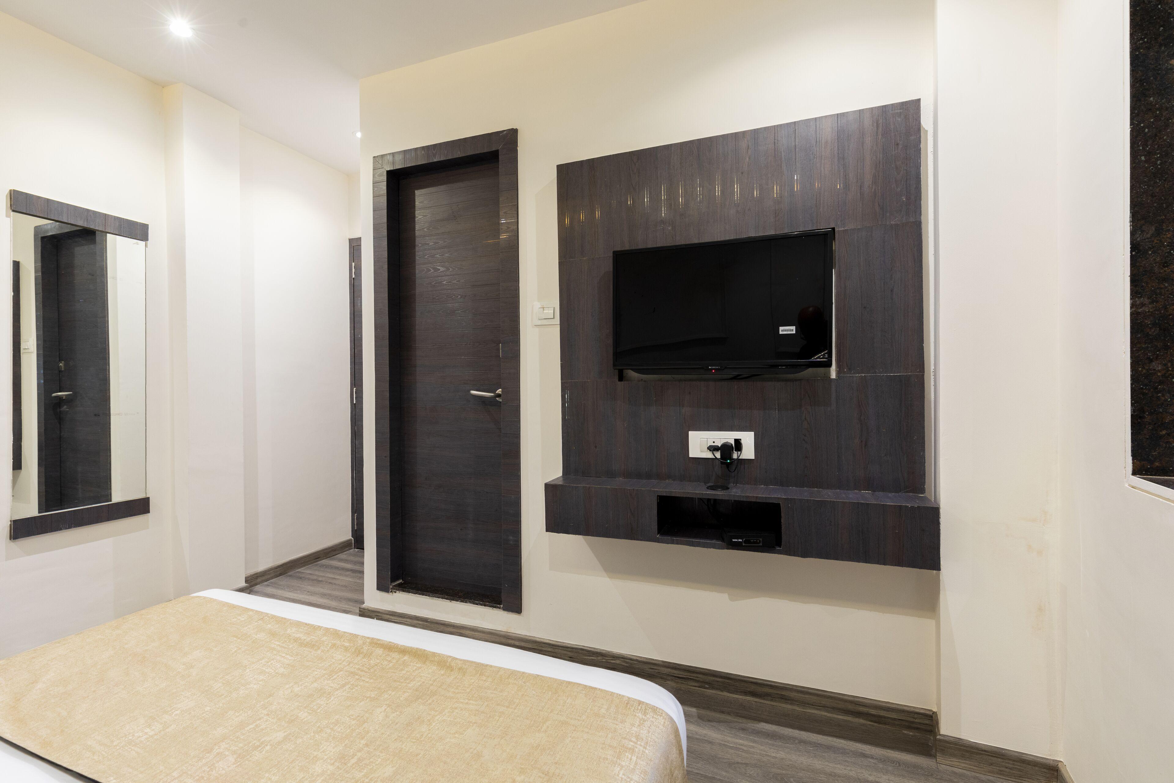 Hotel Classio Andheri - Near Dn Nagar Metro Station 3*